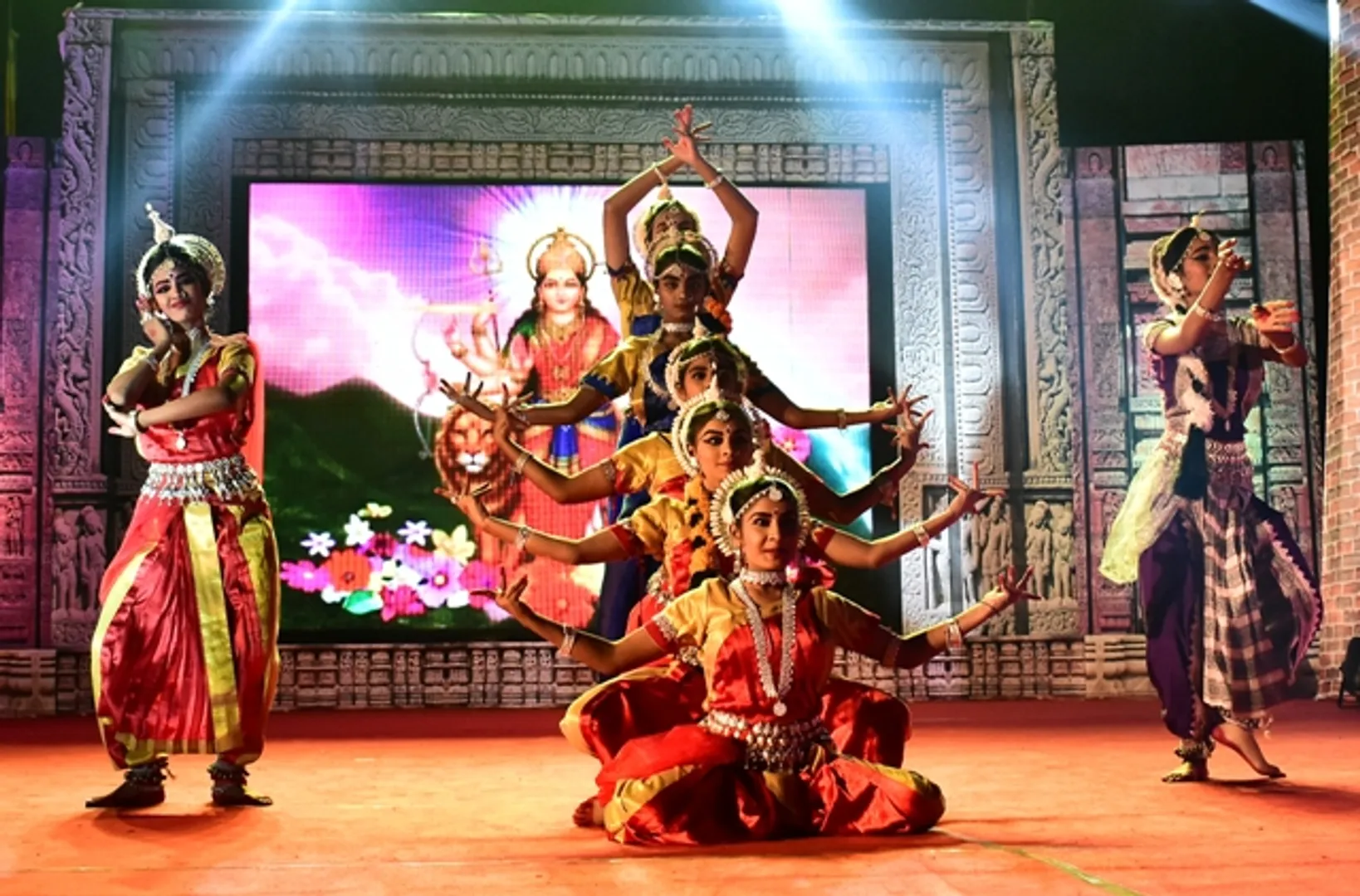 ଉତ୍କଳ ମଣ୍ଡପରେ ଆୟୋଜିତ ‘ଶ୍ରୀମତୀ ଭୁବନେଶ୍ବରୀ’ ସୁନ୍ଦରୀ ପ୍ରତିଯୋଗିତା।