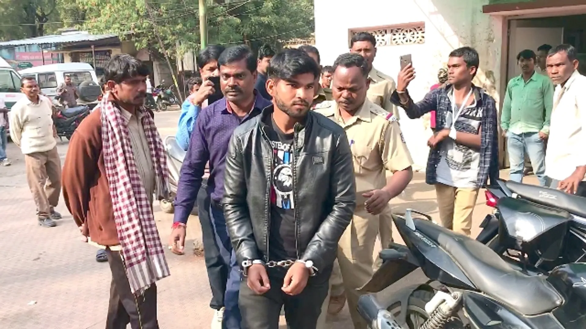 ସେଲ୍‌ଫି ବେବୋ ସିମରନ୍‌ ମୃତ୍ୟୁ ମାମଲା : ଗିରଫ ଯୁଗ ସୁନାଙ୍କୁ କୋର୍ଟଚାଲାଣ