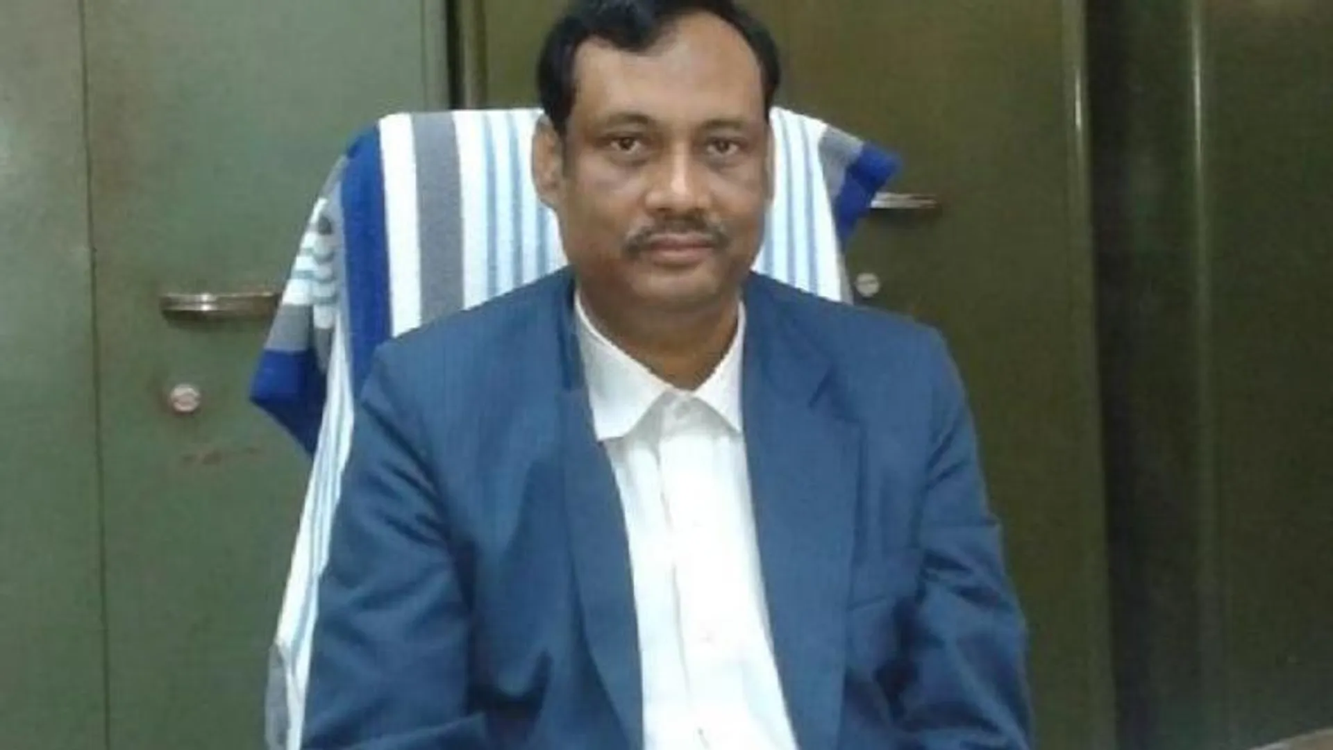 ମହିଳାଙ୍କ ‘କୁମାରୀତ୍ୱ’ ନେଇ ବିବାଦୀୟ ମନ୍ତବ୍ୟ ମହଙ୍ଗା ପଡ଼ିଲା: ପ୍ରଫେସରଙ୍କୁ ବିଶ୍ୱବିଦ୍ୟାଳୟ କ୍ୟାମ୍ପସ ଆସିବା ମନା, ଶିକ୍ଷାଦାନ ଉପରେ ରୋକ