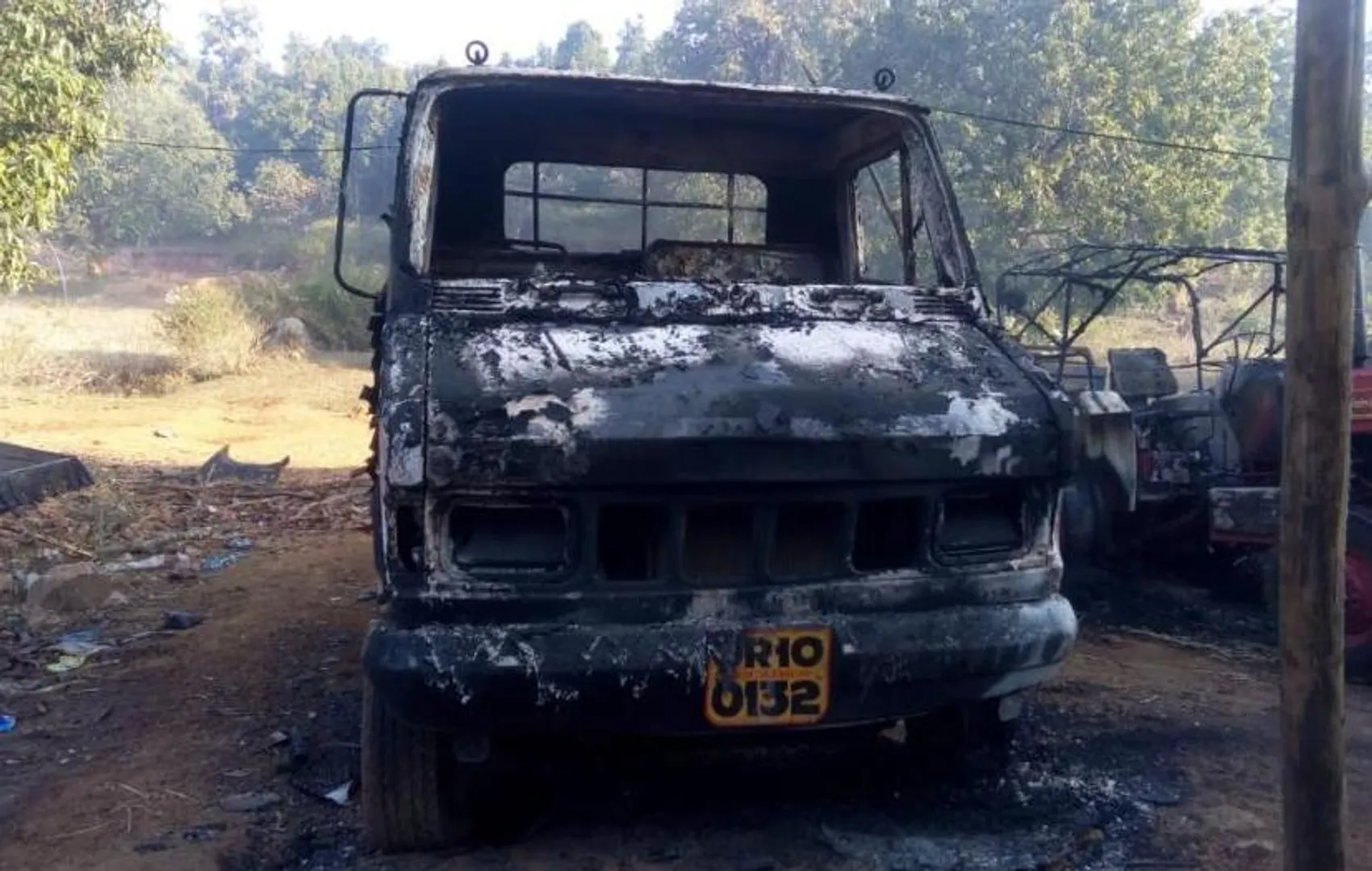 କନ୍ଧମାଳ: ଠିକାଦାର କ୍ୟାମ୍ପ୍‌ରେ ମାଓ ଚଢ଼ାଉ; ଜଗୁଆଳିକୁ ହତ୍ୟା; ୫ ଗାଡ଼ି ପୋଡ଼ି