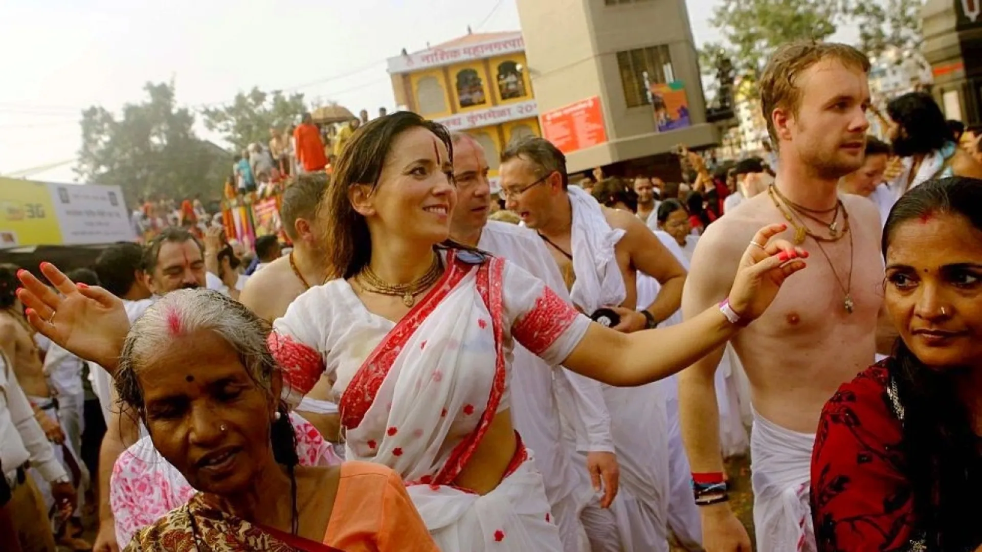 କୁମ୍ଭମେଳା ଅବସରରେ ସନାତନ ଧର୍ମଗ୍ରହଣ କଲେ ୭୯ ଜଣ ଜାପାନୀ