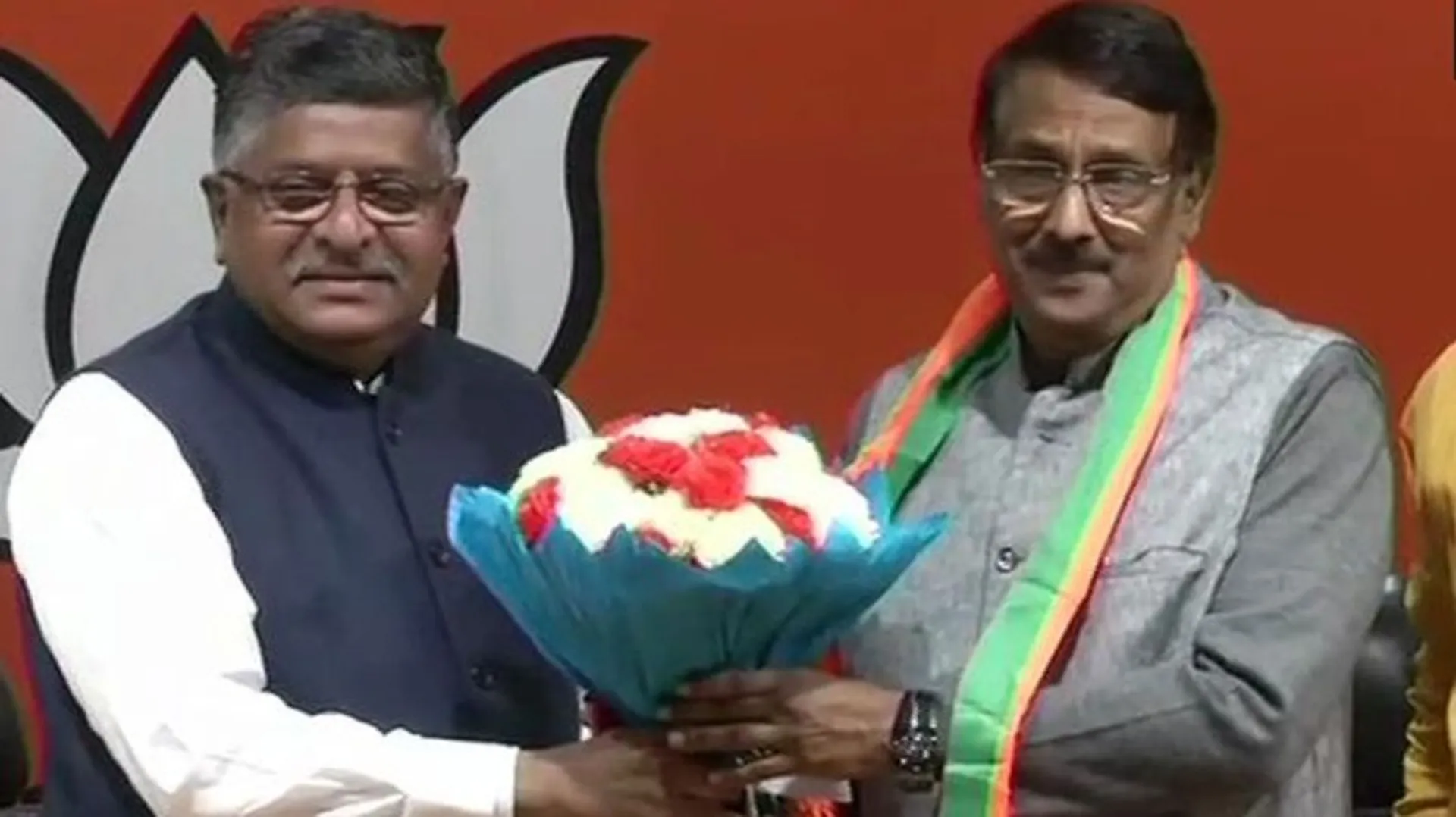 ବିଜେପିରେ ଯୋଗ ଦେଲେ କଂଗ୍ରେସର ଜଣାଶୁଣା ନେତା ଟମ୍‌ ବଡାକ୍କନ୍‌ଏବଂ ତୃଣମୂଳ କଂଗ୍ରେସର ନେତା ଅର୍ଜୁନ ସିଂହ