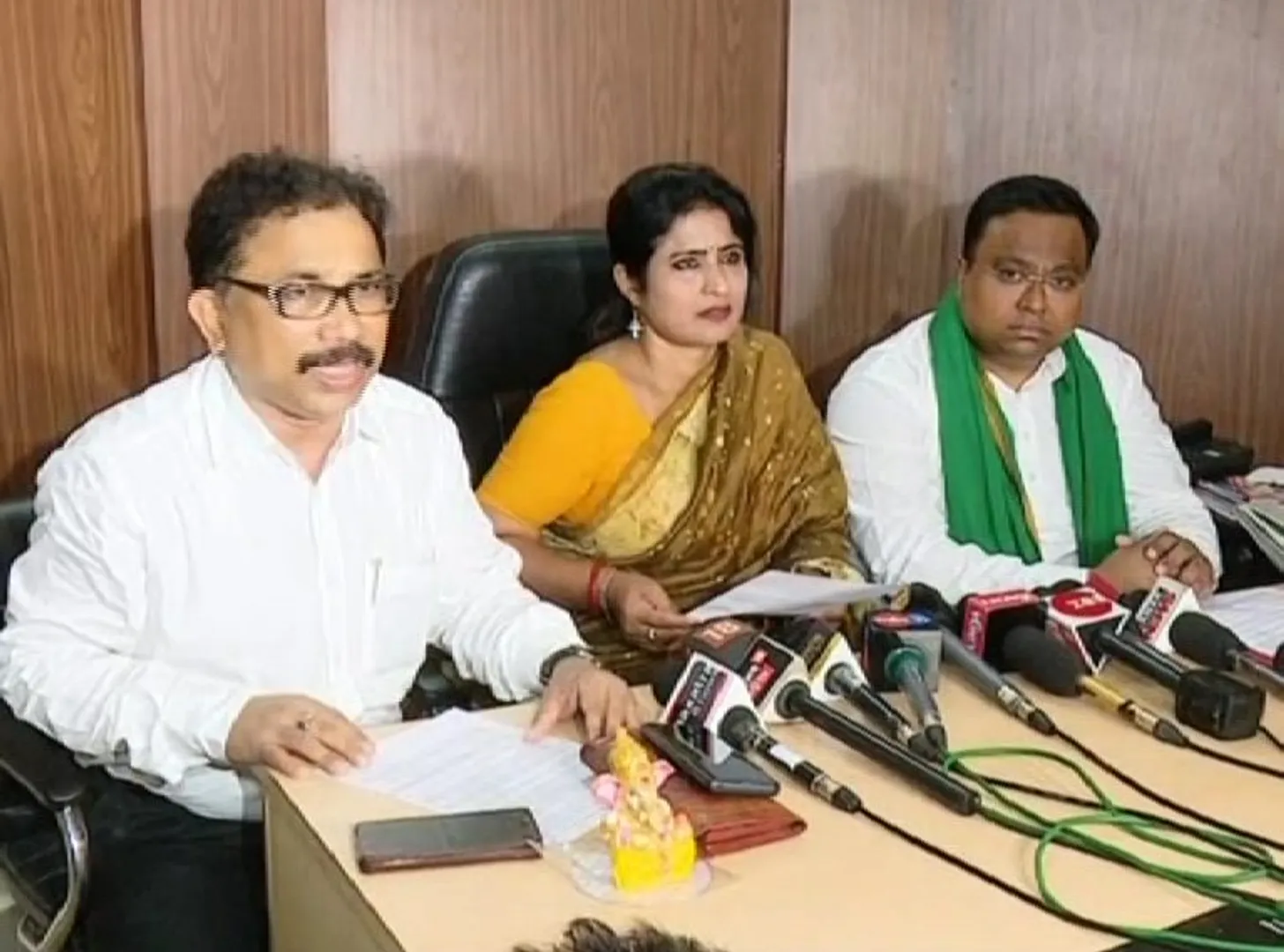ଧର୍ମେନ୍ଦ୍ରଙ୍କୁ  ବିଜେଡିର ୩ଟି ପ୍ରଶ୍ନ: ବ୍ୟାପମ, କୋଇଲା ଦୁର୍ନୀତି ଏବଂ ଟିଟୋ ସହ ସଂପୃକ୍ତି ନେଇ ସ୍ଥିତି ସ୍ପଷ୍ଟ କର