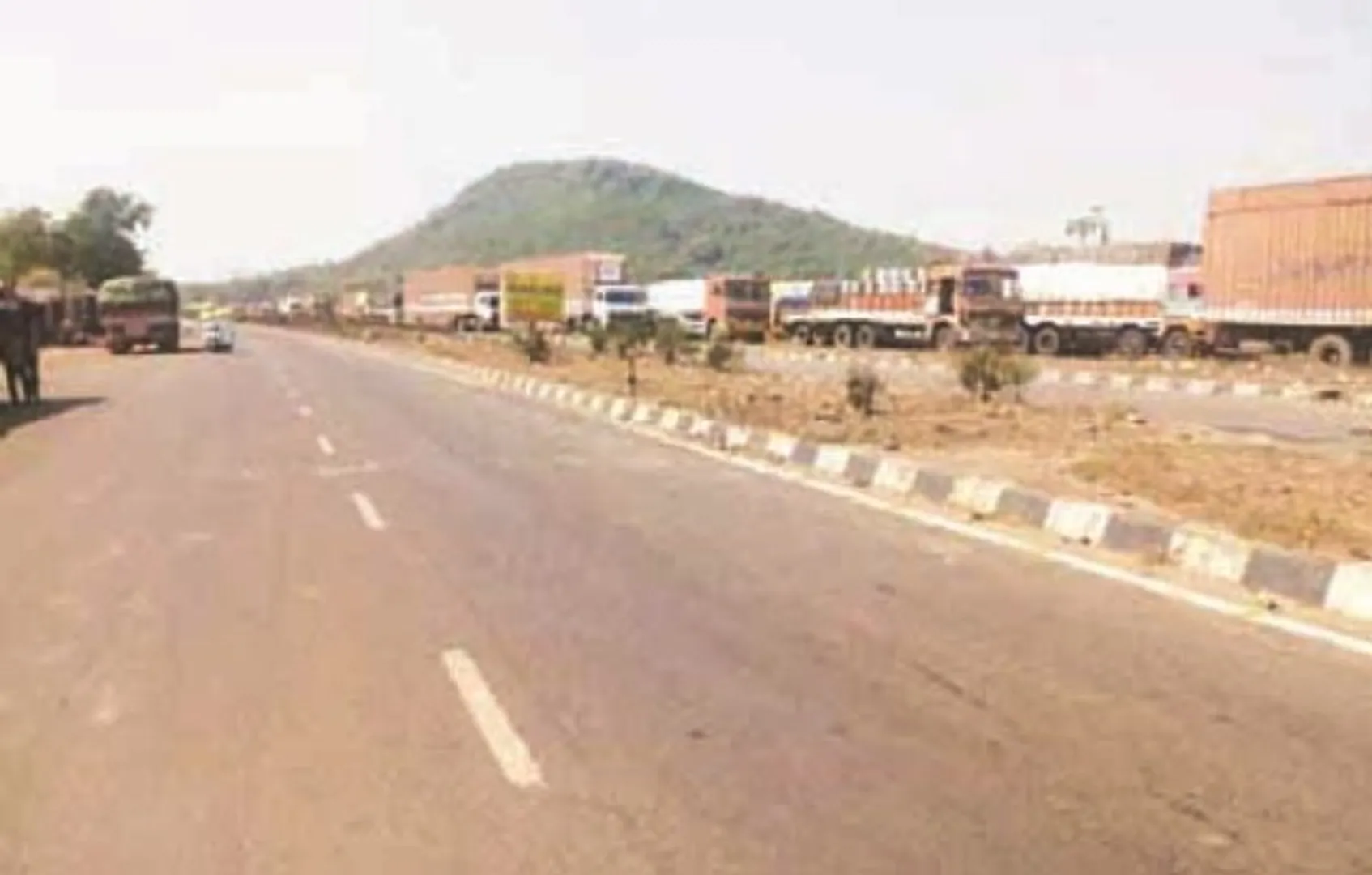 ୧୬ ନମ୍ବର ଜାତୀୟ ରାଜପଥର ମଳିପଡା ଛକରୁ ଉଗ୍ରତାରା ଛକ ପର୍ଯ୍ୟନ୍ତ ରାସ୍ତା ଏବେ ପାଲଟିଛି ଡେଥ୍ ଜୋନ୍