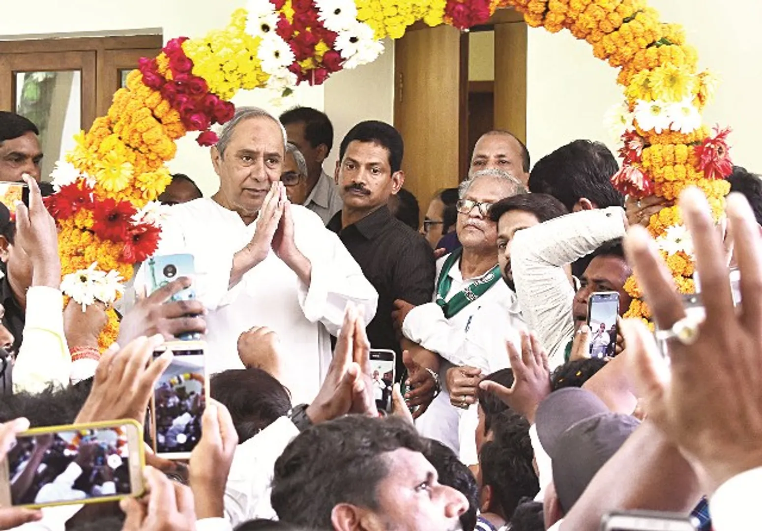 ବିଜେଡିର ମିଶ୍ରଣ ପର୍ବ : ୧୦୦୦ରୁ ଅଧିକ ବୁଦ୍ଧିଜୀବୀ, ବିଜେପି ଓ କଂଗ୍ରେସ କର୍ମୀଙ୍କ ବିଜେଡିରେ ଯୋଗଦାନ