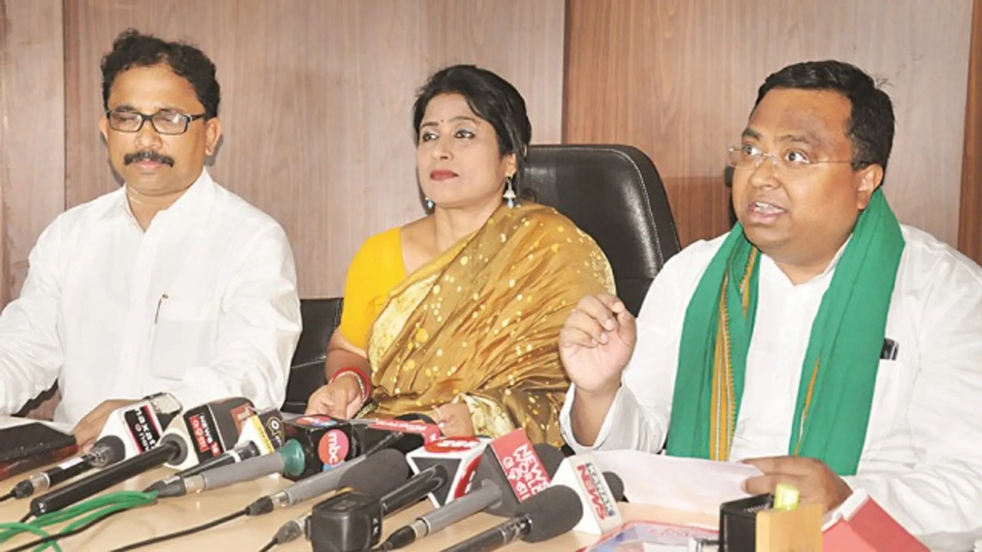 ଧର୍ମେନ୍ଦ୍ରଙ୍କୁ ବିଜେଡିର ୯ ପ୍ରଶ୍ନ