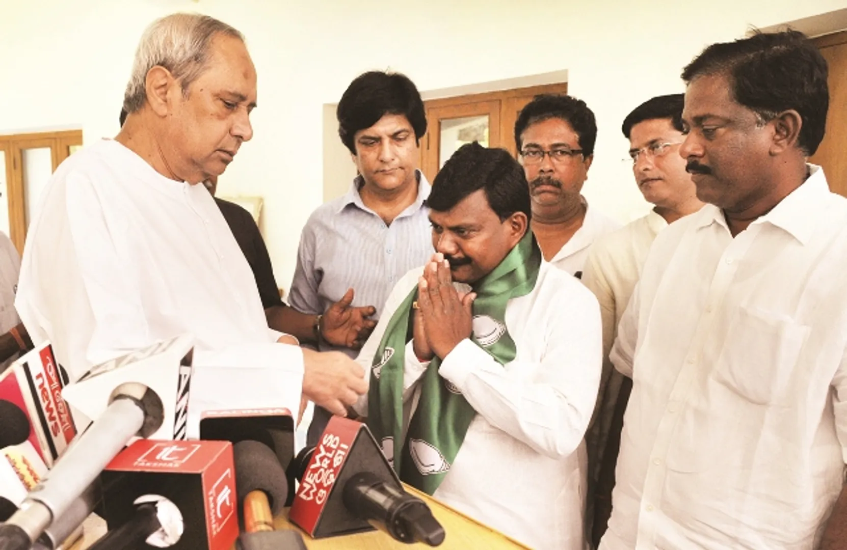 ବିଜେଡିରେ ଯୋଗଦେଲେ ସୁବାସ ଚୌହ୍ବାନ