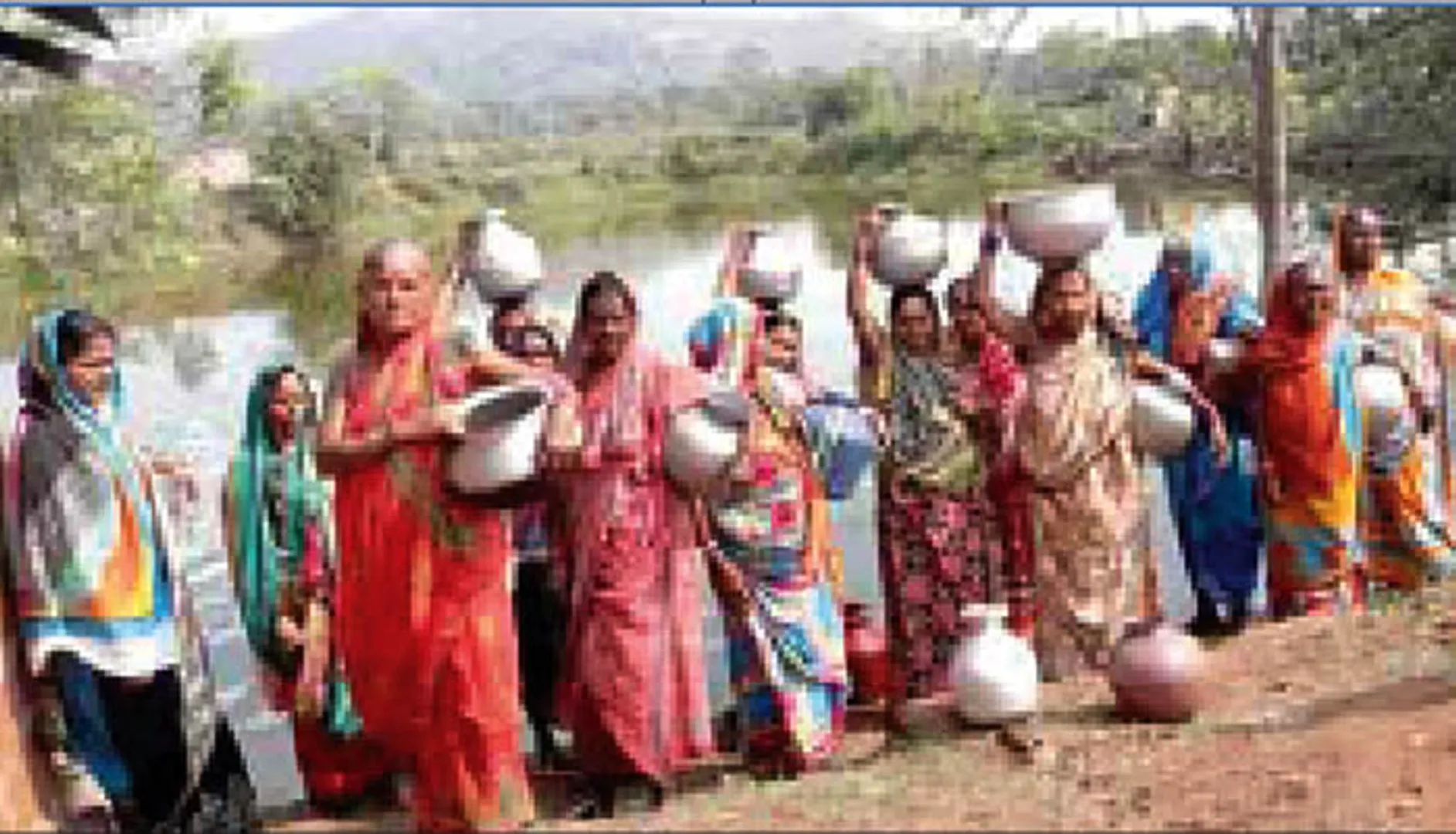 ପାନୀୟ ଜଳର ଉତ୍କଟ ଅଭାବ:ପୋଖରୀ ପାଣିକୁ ଭରସା କରିଛନ୍ତି ବାଉଁଶଗଡ଼ ଗ୍ରାମବାସୀ