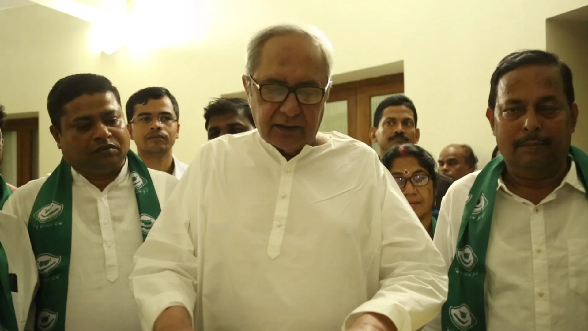 ବିଜେଡ଼ିରେ ଯୋଗଦେଲେ ବରିଷ୍ଠ ବିଜେପି ନେତା ଉତ୍କଳ ପରିଡ଼ା ଓ କଂଗ୍ରେସ ନେତା ପ୍ରମୋଦ ଜେନା