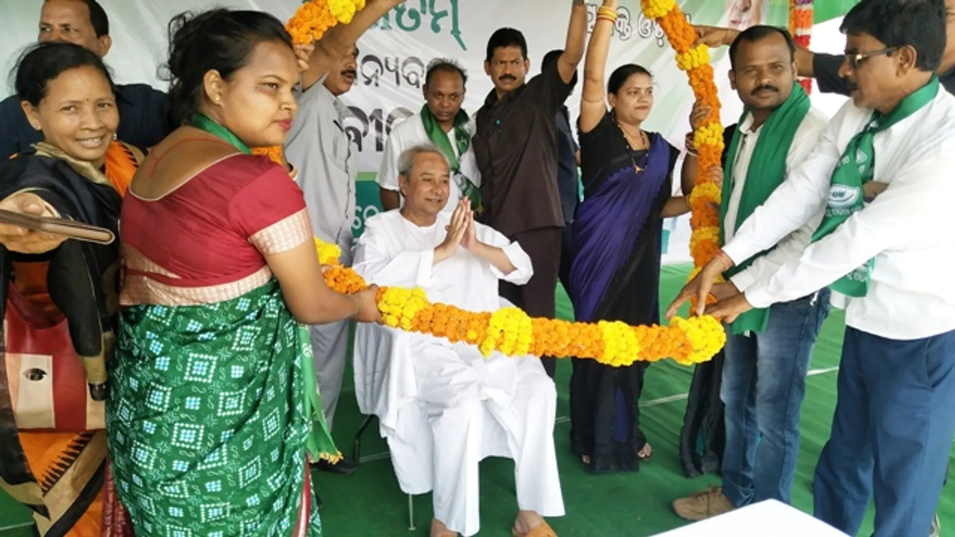 ମୋଦୀଙ୍କୁ କଡ଼ା ଭାଷାରେ ପ୍ରତିଜବାବ ଦେଲେ ନବୀନ : ହାରିବେ ଜାଣି ଗରିବଙ୍କୁ ଖୋଜୁଛନ୍ତି