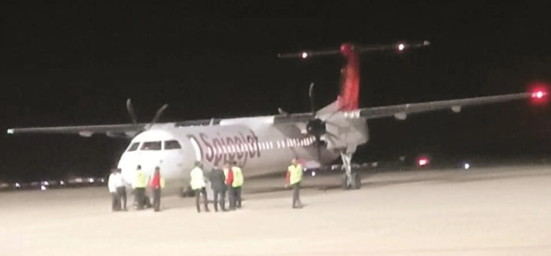 ଦୁଇ ଘଣ୍ଟା ବିଳମ୍ବରେ ଚାଲିଲା ବିମାନ, ଅପେକ୍ଷା କରି ଯାତ୍ରୀ ନୟାନ୍ତ