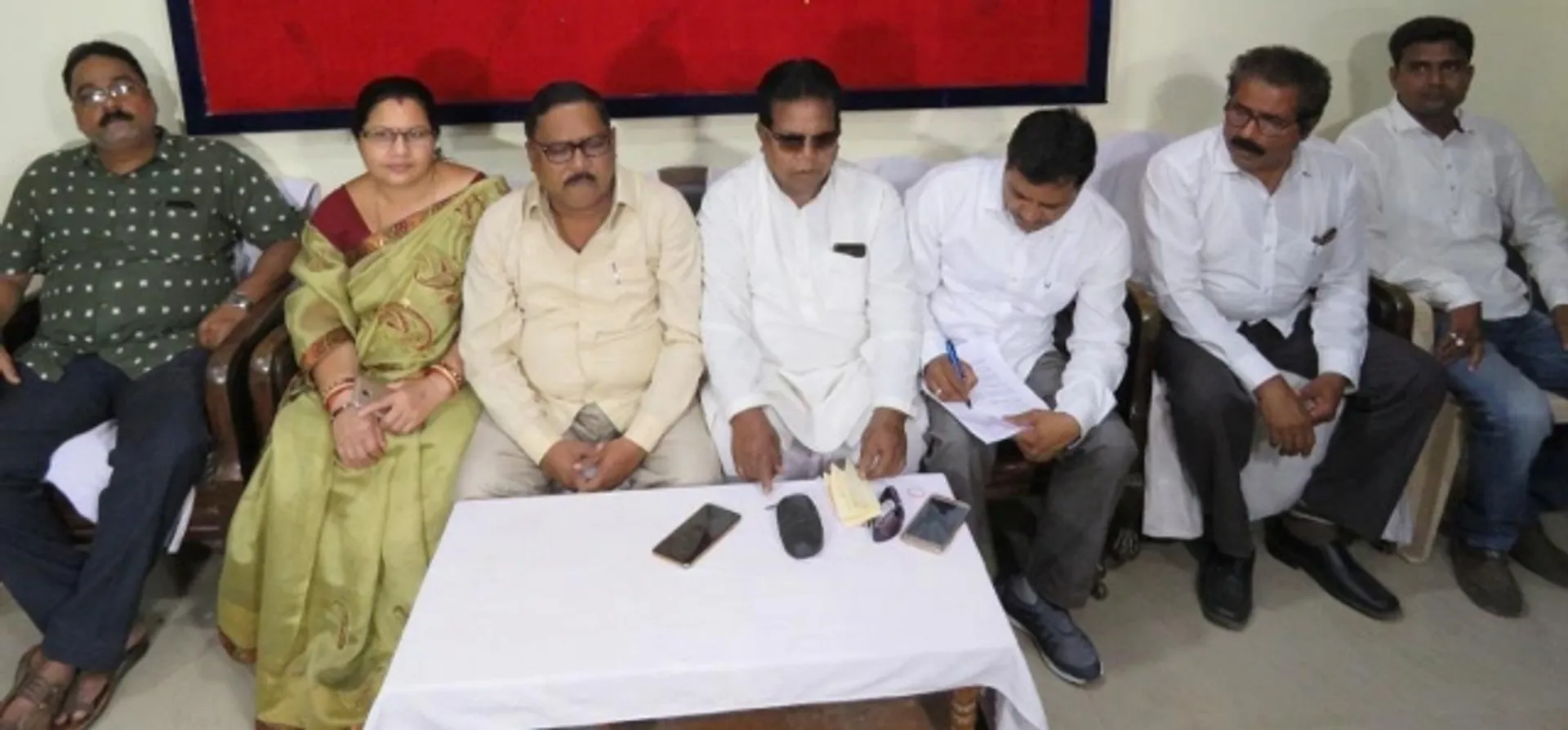 କଂଗ୍ରେସରୁ ଇସ୍ତଫା ଦେଲେ ଲକ୍ଷ୍ମଣଙ୍କ ସମେତ ୯ ନେତା