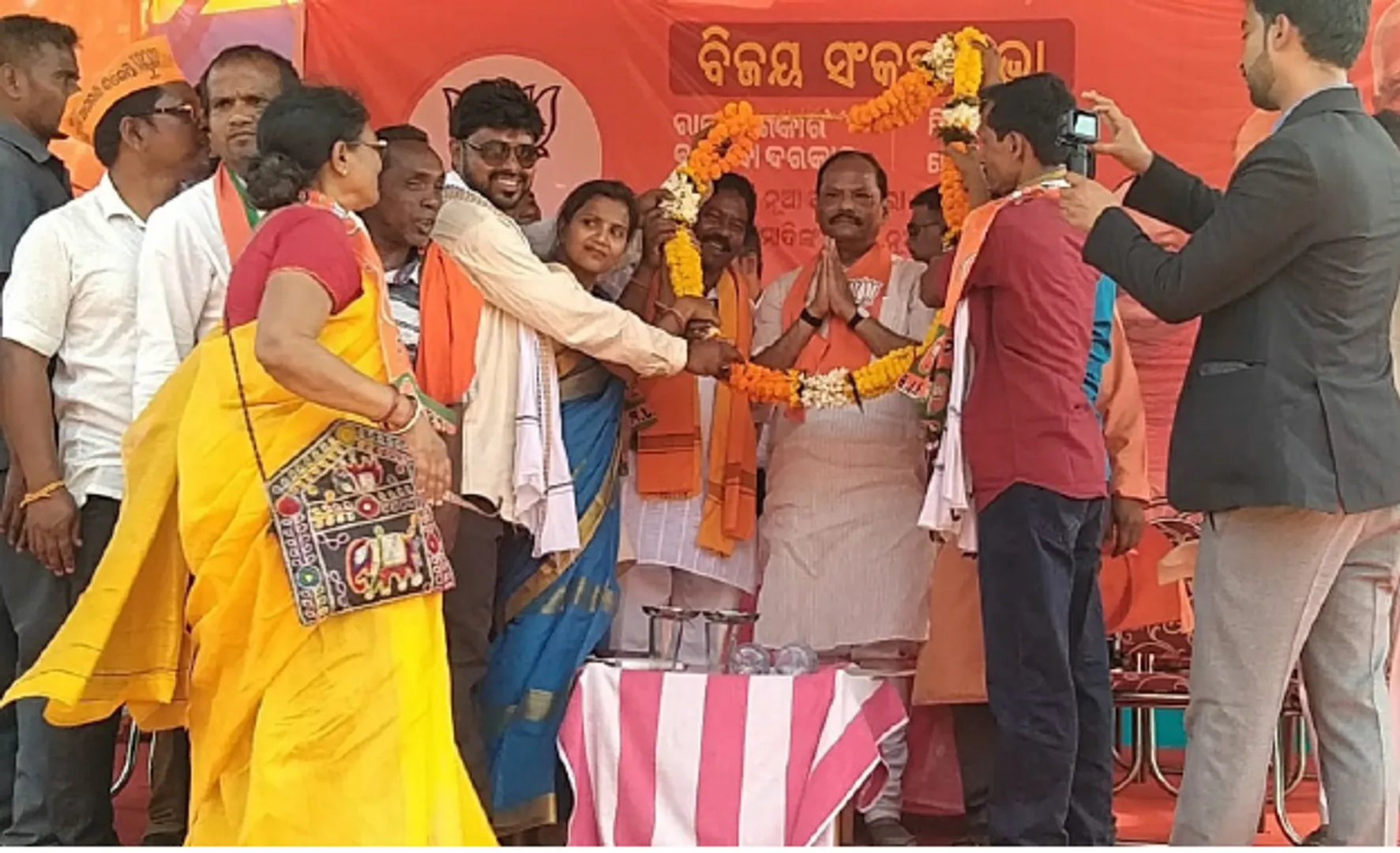 ବିଜେପି ପାଇଁ ଝାଡ଼ଖଣ୍ଡ ମୁଖ୍ୟମନ୍ତ୍ରୀଙ୍କ ପ୍ରଚାର : େମାଦୀଙ୍କ ଭାଷା କହିଲେ ରଘୁବର