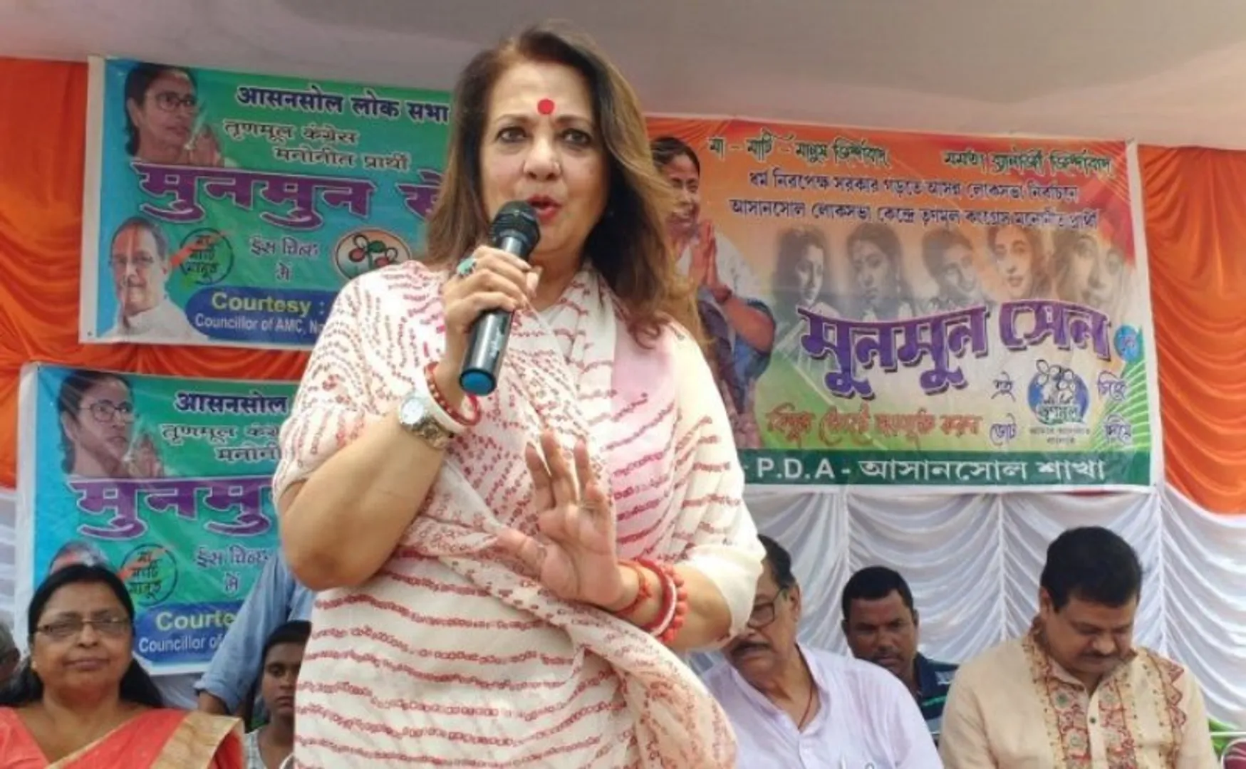 ମତଦାନ ସମୟରେ ଆସାନସୋଲରେ ହୋଇଥିବା ହିଂସାକାଣ୍ଡକୁ ନେଇ ଟିଏମ୍‌ସି ପ୍ରାର୍ଥୀଙ୍କ ଅଜବ ପ୍ରତିକ୍ରିୟା: ବେଡ୍‌ ଟି ନ ମିଳିବାରୁ ବିଳମ୍ବରେ ଉଠିଲି, କିଛି ଜାଣି ନାହିଁ