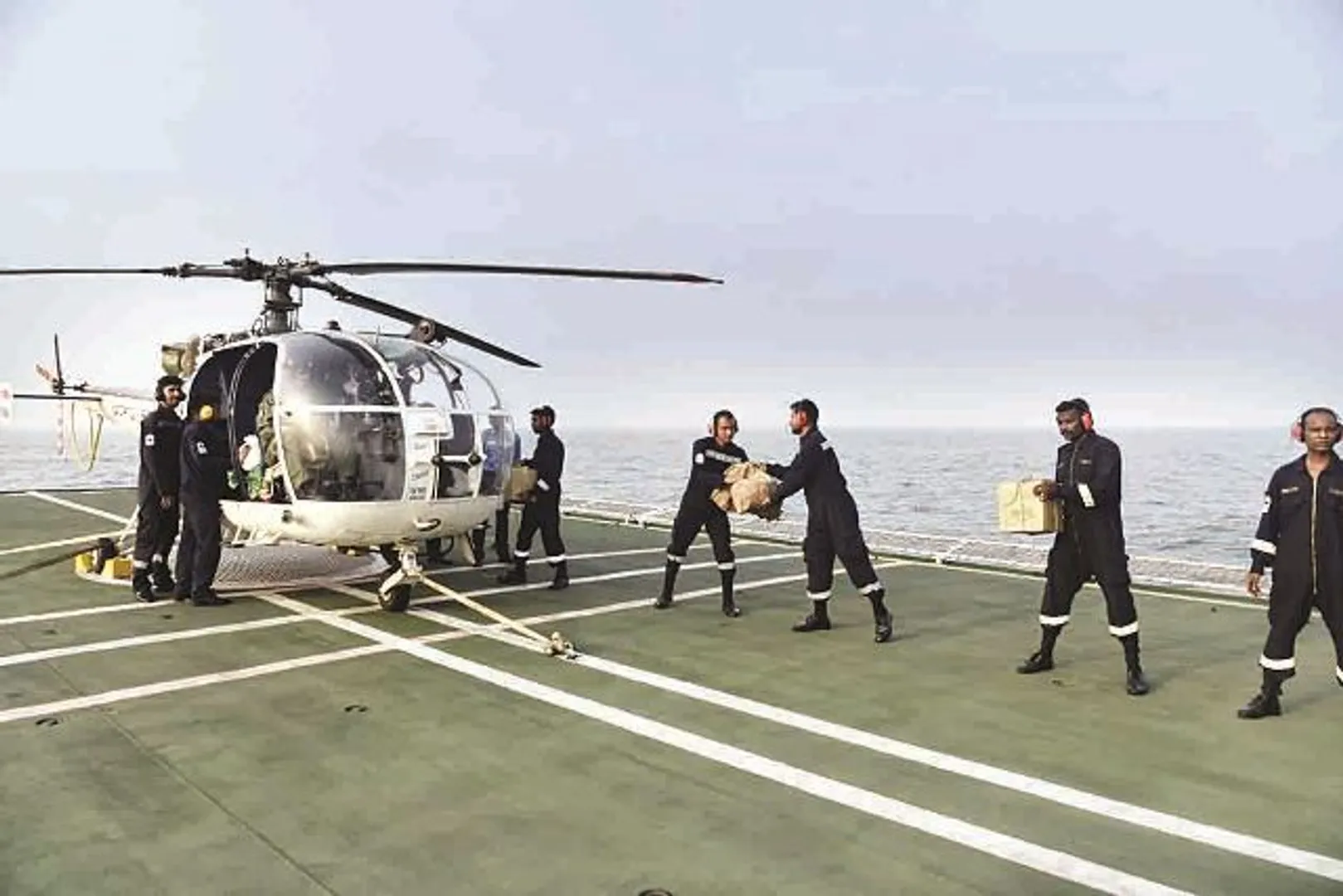 ରିଲିଫ ବଣ୍ଟନ ପାଇଁ ନୌବାହିନୀ ଯବାନଙ୍କ ପ୍ରସ୍ତୁତି