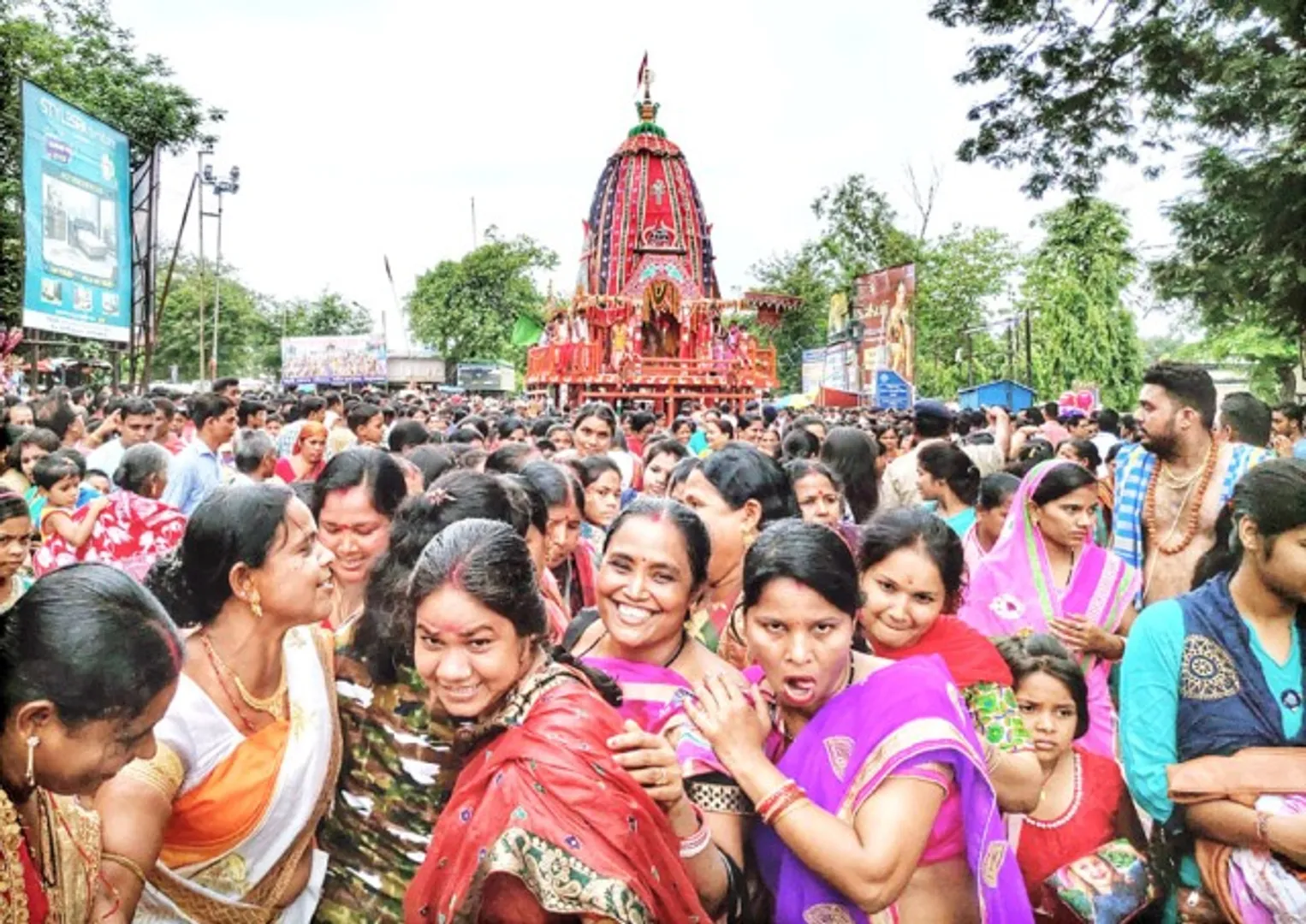 ଭକ୍ତମୟ ଅନୁଗୁଳ ଶୈଳଶ୍ରୀକ୍ଷେତ୍ର : ମହିଳାଙ୍କ ହାତେ ଦର୍ପଦଳନ ଦଉଡ଼ି
