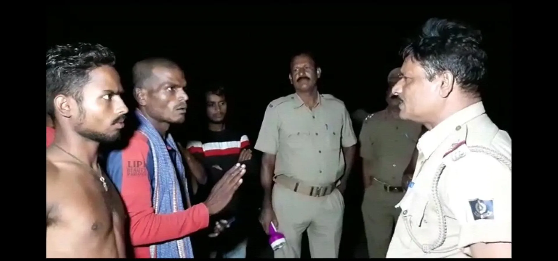 ଦୁର୍ଘଟଣା ଘଟାଇ ପିକ୍‌ ଅପ୍‌ ଭ୍ୟାନ୍‌ ଡ୍ରାଇଭର୍ ଫେରାର୍