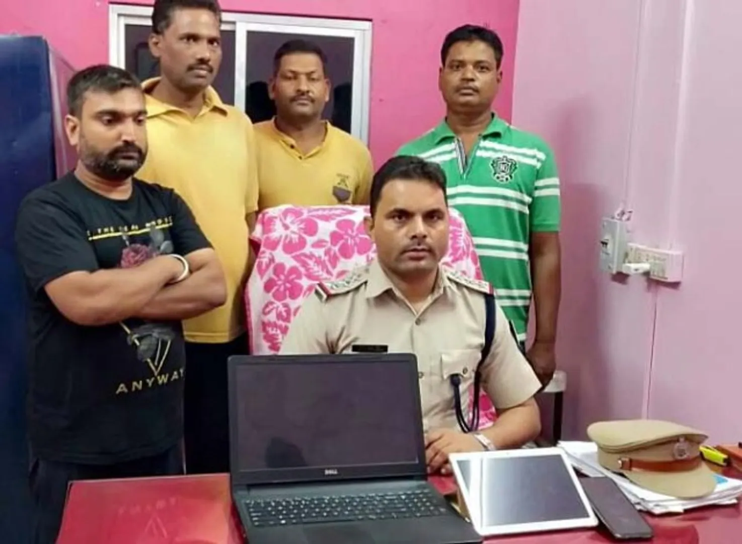 ଅନଧିକୃତ ଭାବେ ଅନ୍‌ଲାଇନ୍‌ରେ ରେଳ ଟିକଟ୍‌ ବିକ୍ରି, ଟ୍ରାଭେଲ୍‌ ଏଜେନ୍ସି ମାଲିକ ଗିରଫ