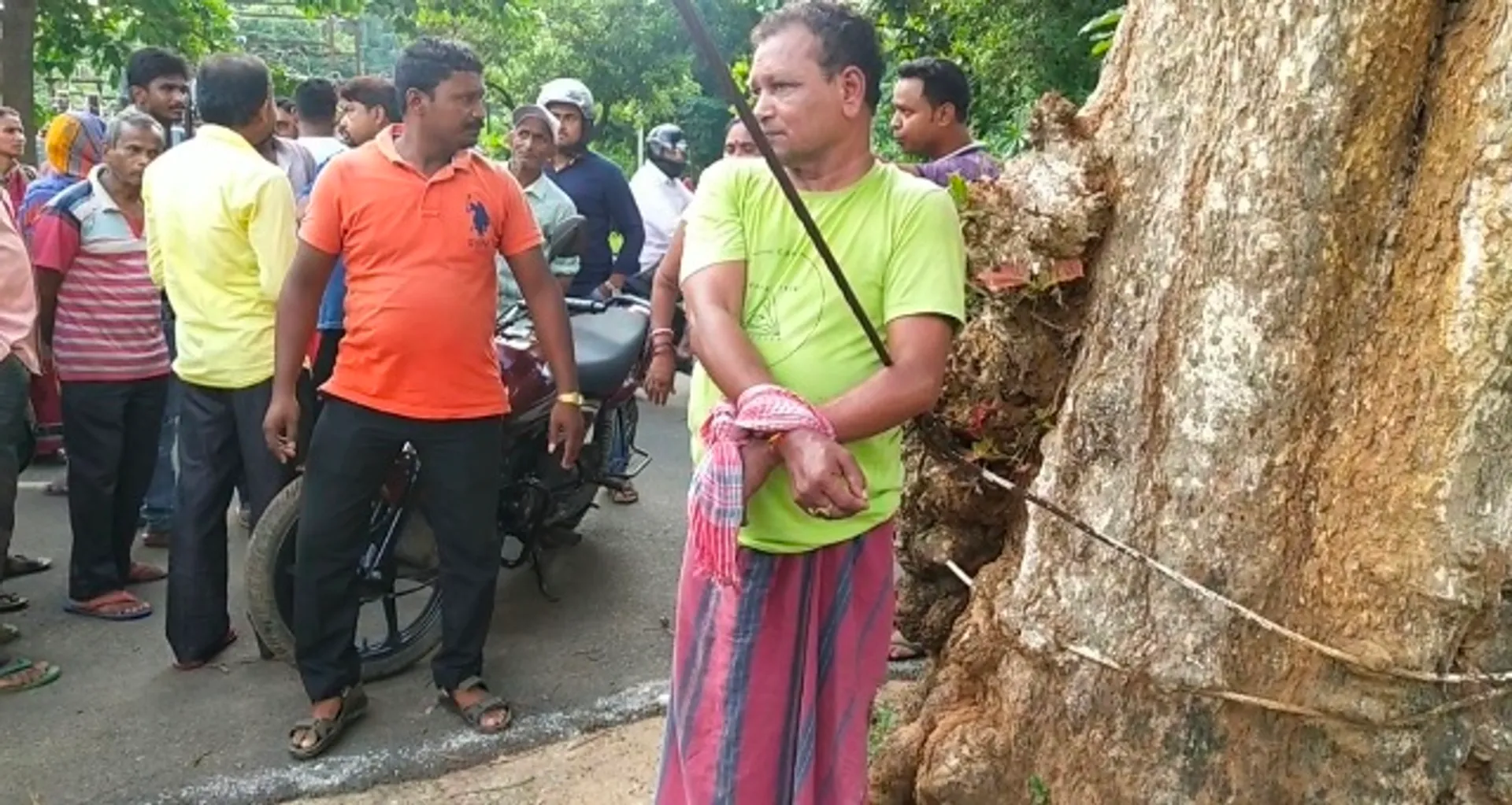 ନାବାଳିକା ଛାତ୍ରୀଙ୍କୁ ଅସଦାଚରଣ ଉଦ୍ୟମ, ବନ୍ଧା ହୋଇ ଛେଚା ଖାଇଲେ ପୁଲିସ କର୍ମଚାରୀ
