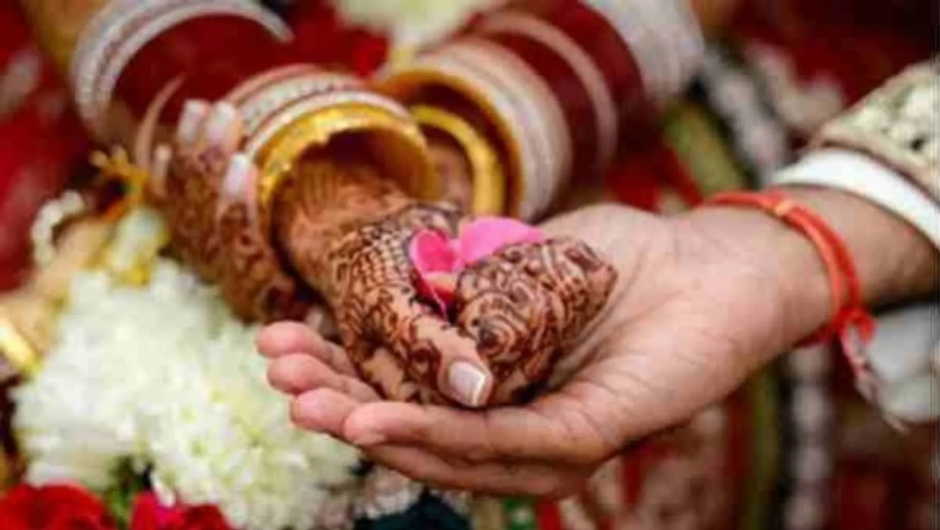 ନିଜକୁ ଇସ୍ରୋର ବୈଜ୍ଞାନିକ ବୋଲି କହି କରିଥିଲେ ବିବାହ, ମିଛ ଧରା ପଡ଼ିବା ପରେ ଏଭଳି ନିଷ୍ପତ୍ତି ନେଲା ସ୍ତ୍ରୀ