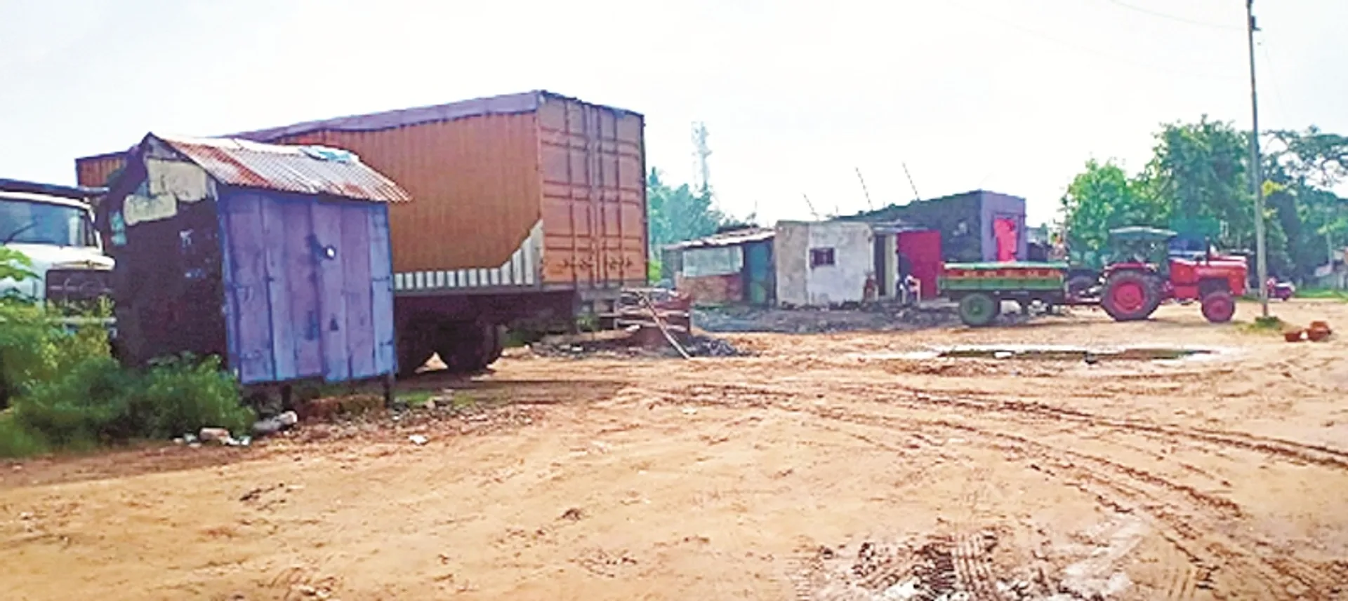 ସରକାରୀ ଜମିରେ ମାଫିଆଙ୍କ ଦରବାର : ପାର୍କି˚ ଫି’ ନାମରେ ଦିନକୁ ବଟି ହଜାରେ!