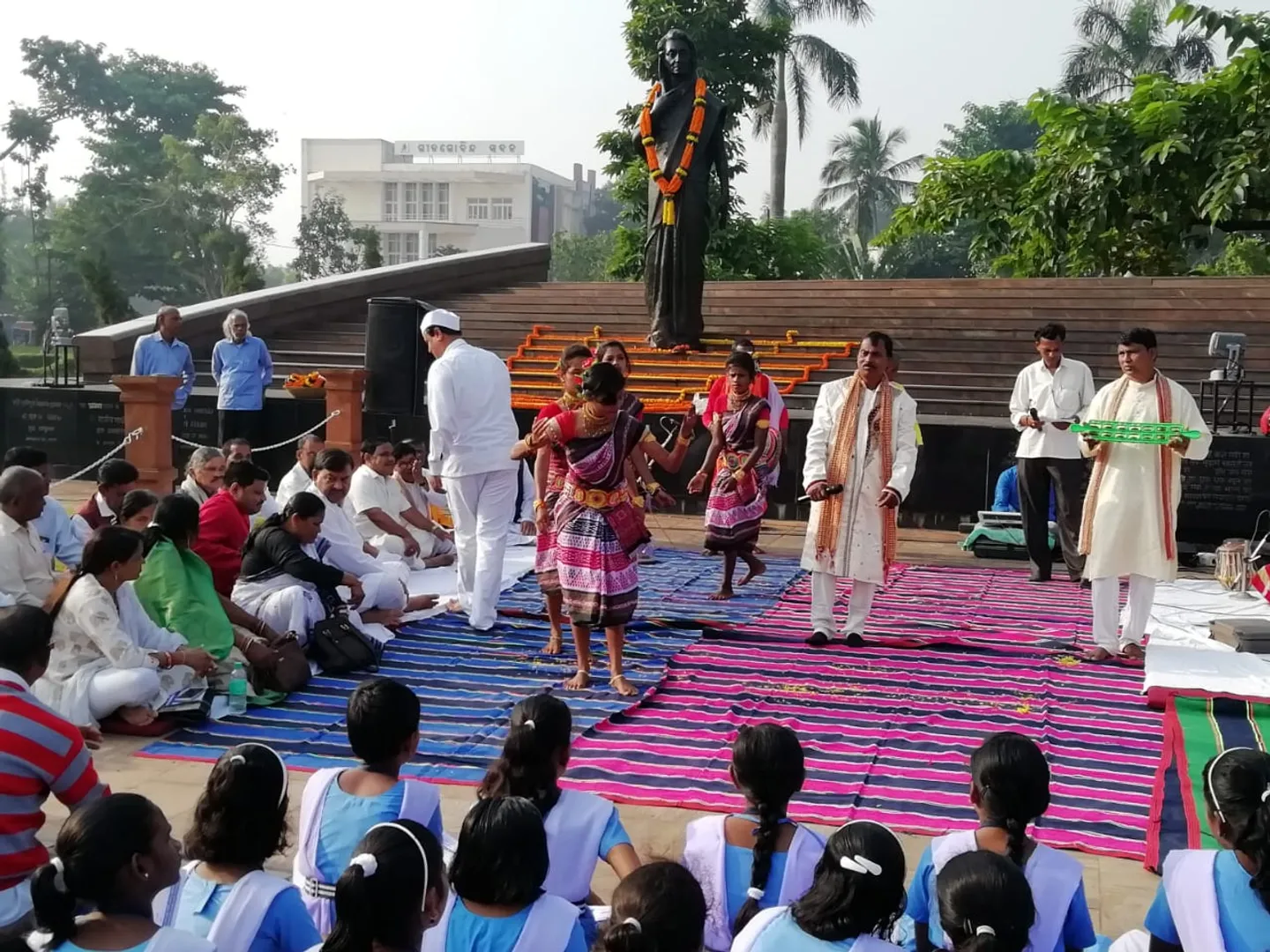 ଇନ୍ଦିରା ଗାନ୍ଧୀଙ୍କ ଜୟନ୍ତୀରେ ଆଇଜି ପାର୍କରେ ସାଂସ୍କୃତିକ କାର୍ଯ୍ୟକ୍ରମ।