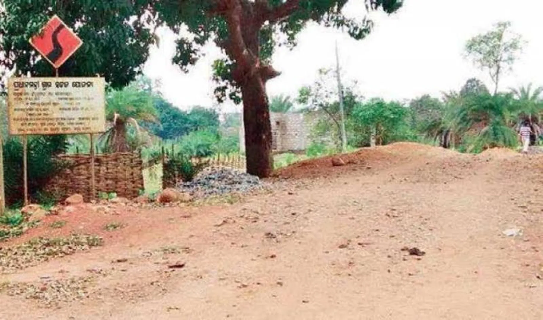 ଖୋର୍ଦ୍ଧା ଜିଲ୍ଲାରେ ରାସ୍ତା ନିର୍ମାଣ ପାଇଁ ମିଳୁନି କଞ୍ଚାମାଲ, ଅଧପନ୍ତରିଆ ହୋଇ ପଡିରହିଛି ପିଏମ୍‌ଜିଏସ୍‌ୱାଇ, ଏଡିବି କାମ