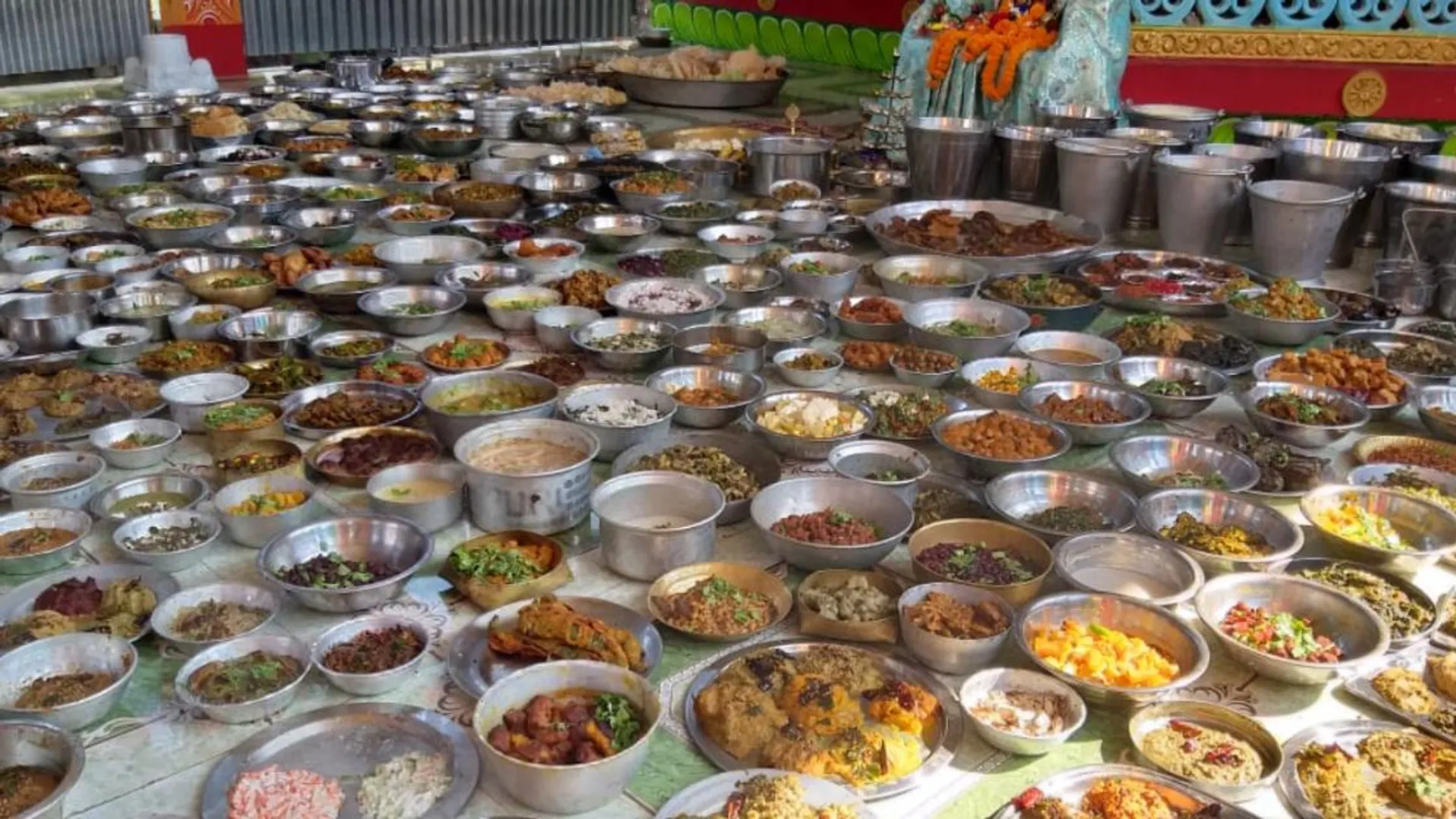 ଶ୍ରୀମନ୍ଦିର ରାଧାକୃଷ୍ଣ ମନ୍ଦିରରେ ଲାଗି ହେଲା ୬୭୫ ପ୍ରକାରର ବ୍ୟଞ୍ଜନ