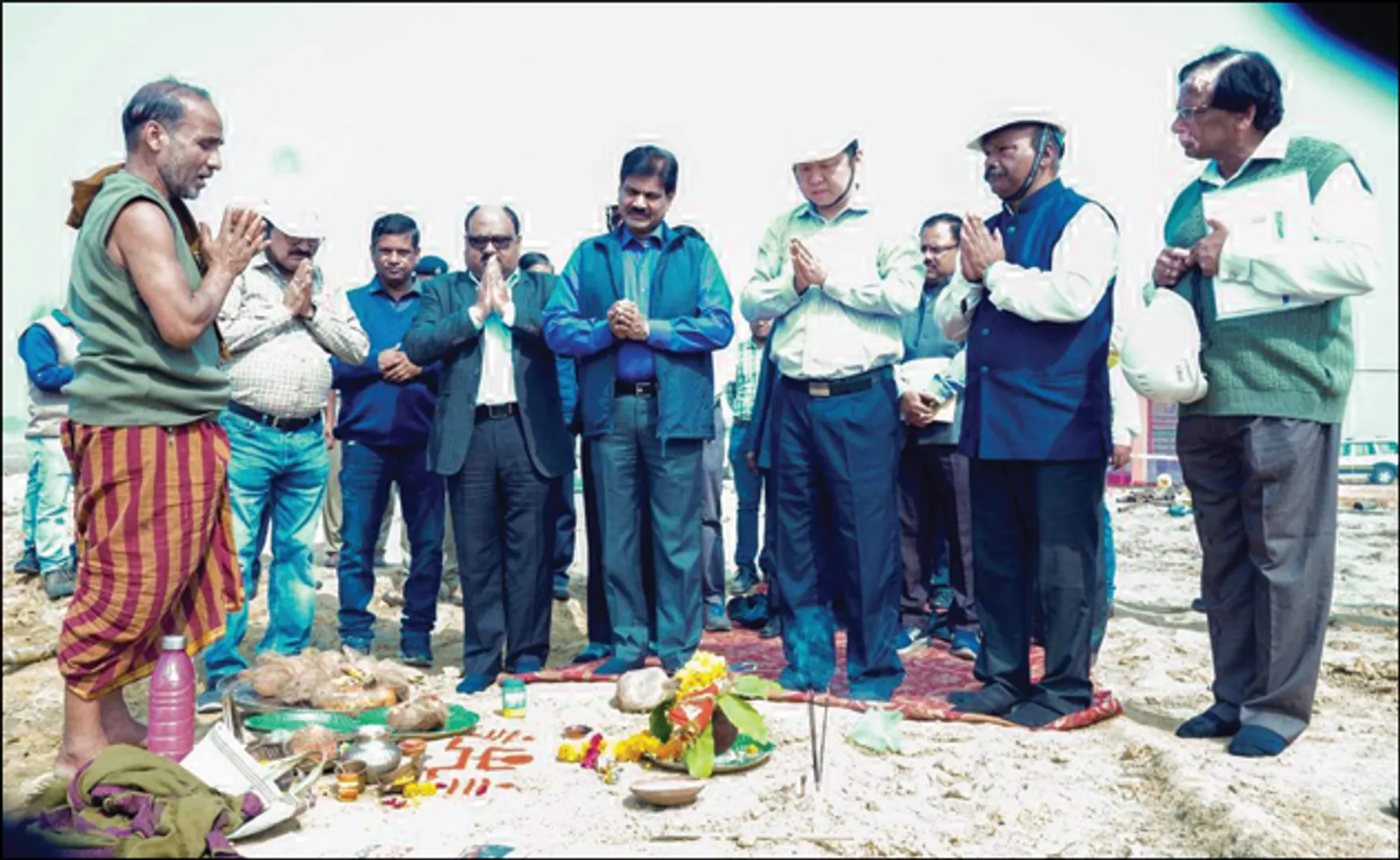 କେନ୍ଦ୍ର ସାର ସଚିବଙ୍କ ତାଳଚେର ଗସ୍ତ : କାରଖାନା ନିର୍ମାଣସ୍ଥଳ ମାଟି ପରୀକ୍ଷା