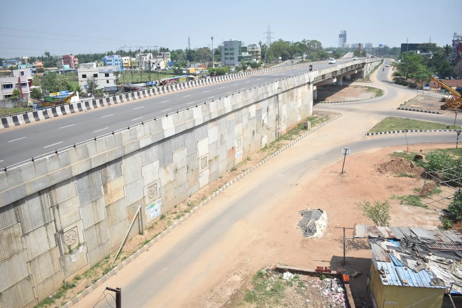 ଲକଡାଉନ ପ୍ରଭାବରେ ଭୁବନେଶ୍ୱର-କଟକ-ପୁରୀ ବାଇପାସ ଜନଶୂନ୍ୟ । (ଫଟୋ: ବିଭୂତି)