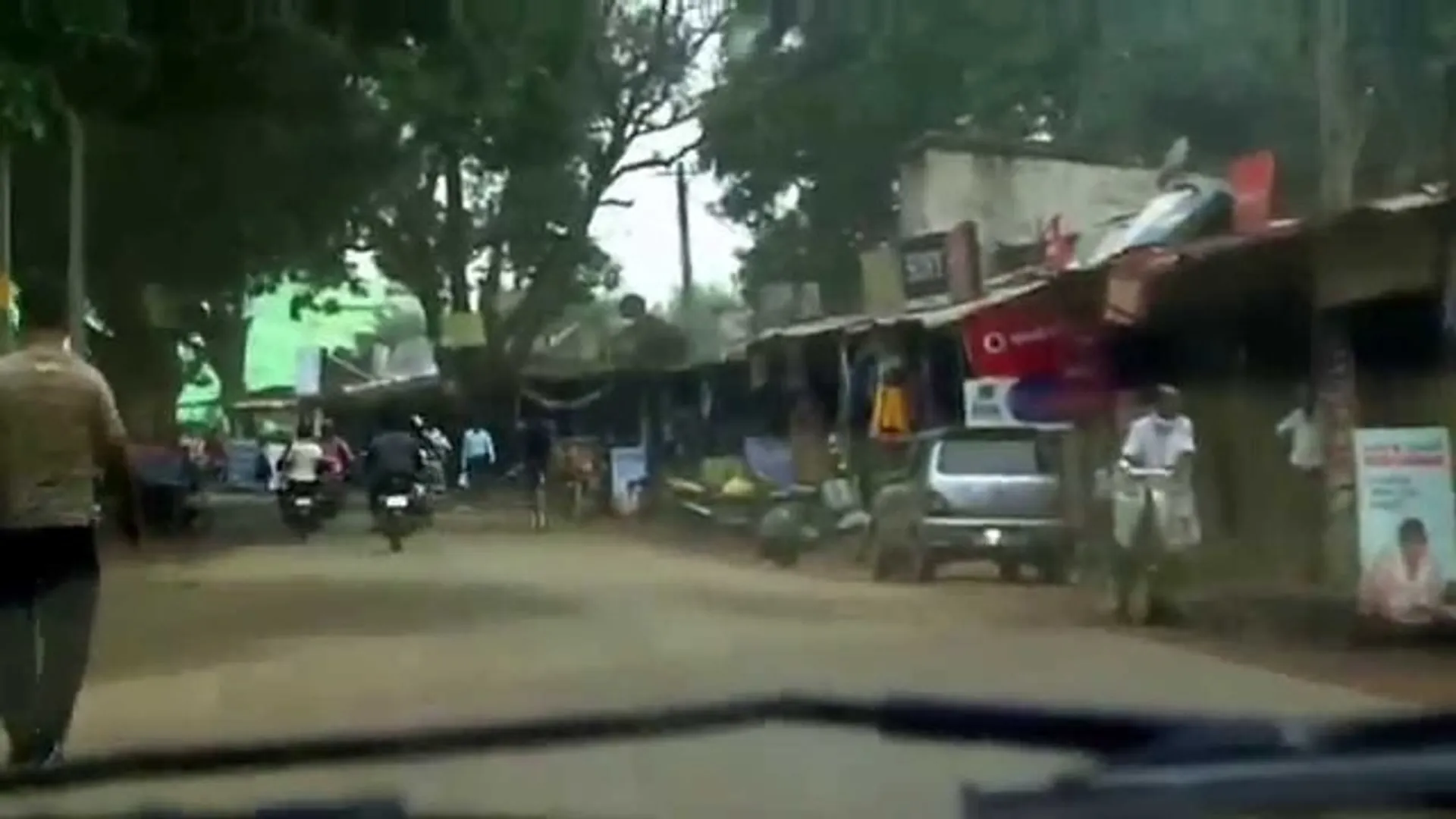 ଝାରସୁଗୁଡ଼ା ସହରରେ ଲକ୍ ଡାଉନ ବିଭ୍ରାଟ୍ : ମାନୁ ନାହାନ୍ତି ଜନତା; ନାକେଦମ୍ ପୁଲିସ