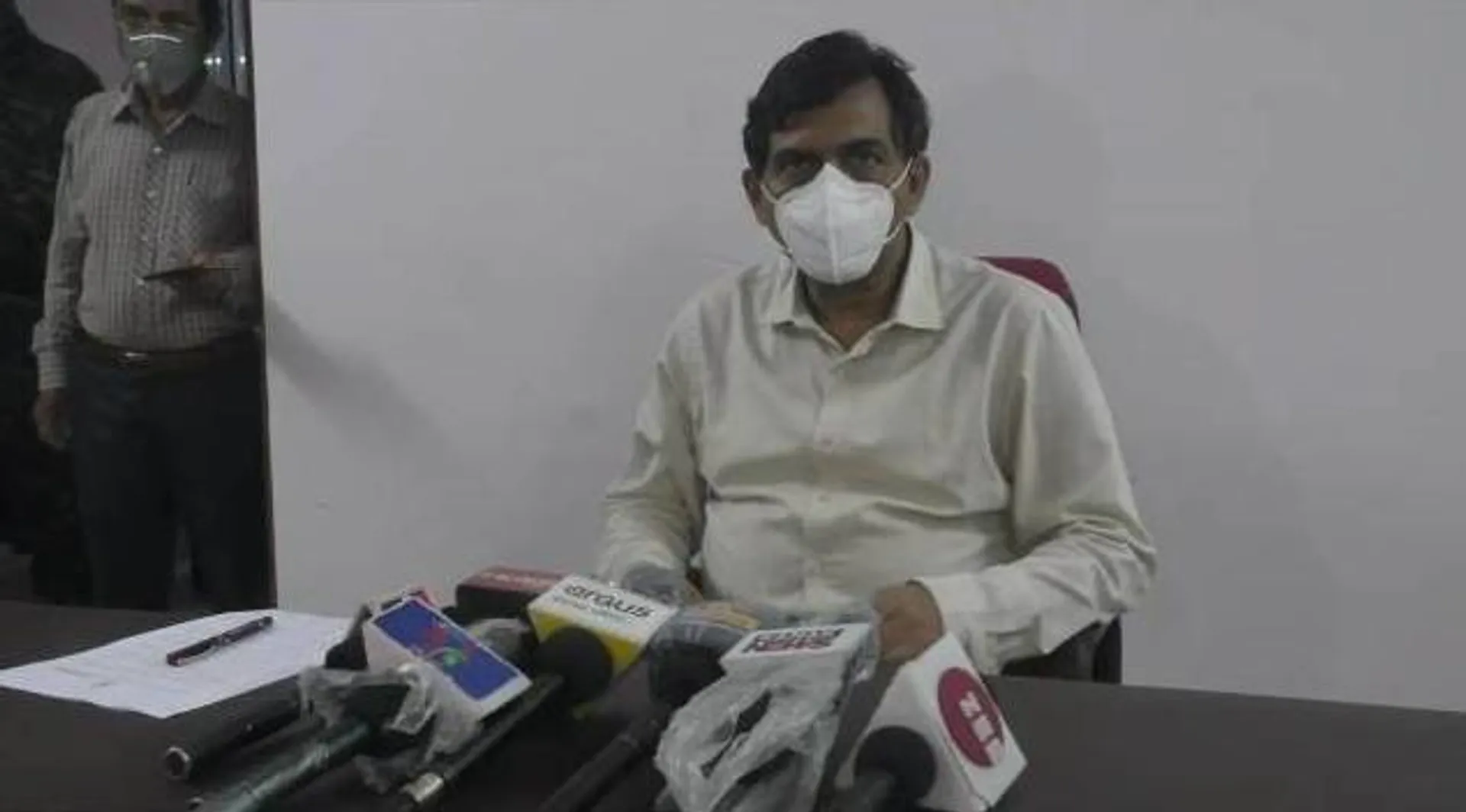 ସଂକ୍ରମିତ ଅଞ୍ଚଳର ୩ ହଜାର ପରିବାରଙ୍କ ସ୍ବାସ୍ଥ୍ୟ ଯାଞ୍ଚ କରାଯିବ: ଝାରସୁଗୁଡା ଜିଲ୍ଲାପାଳ