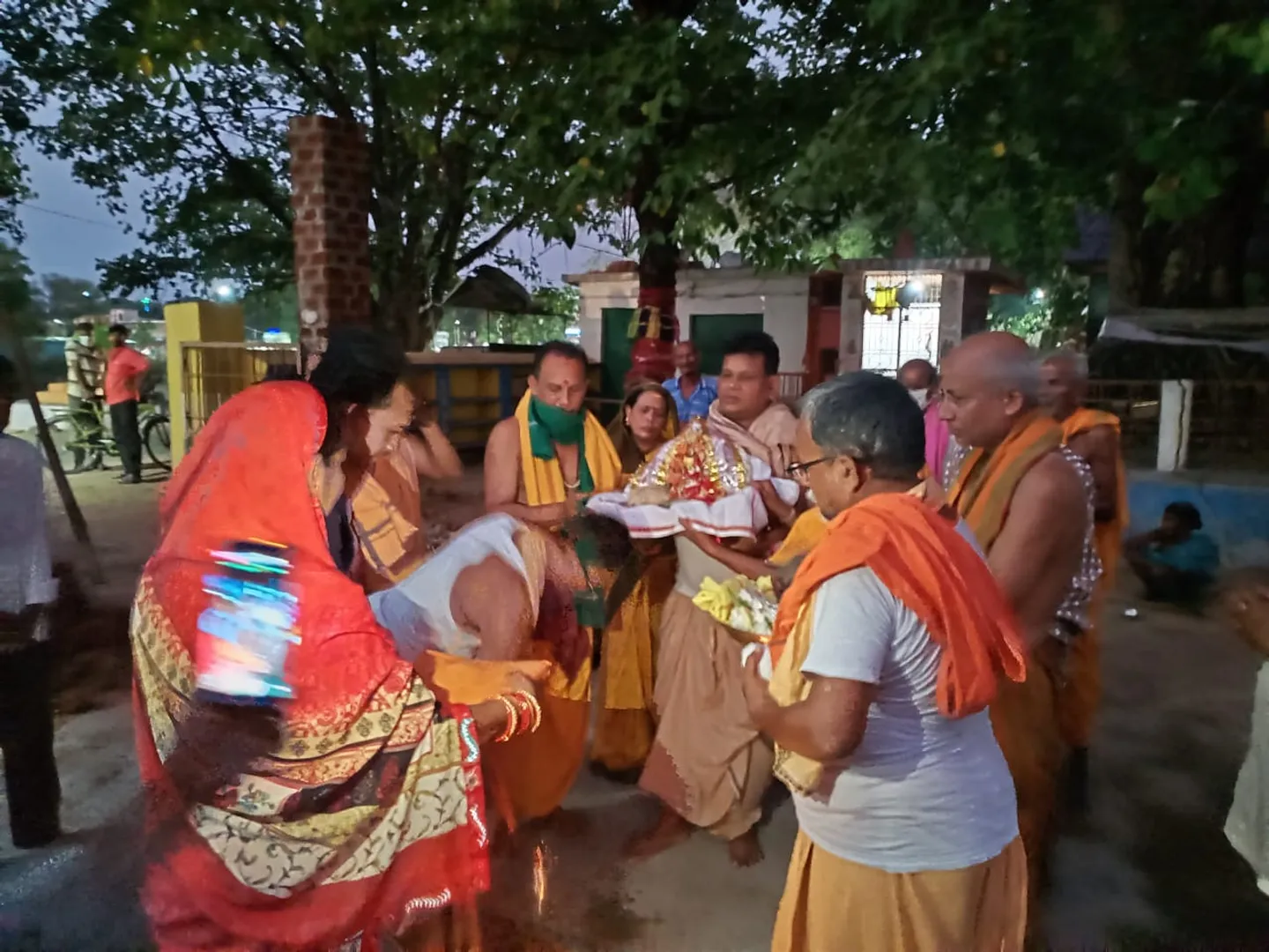 ଭବାନୀପାଟଣା: ଦେବଦମ୍ପତିଙ୍କ ବିବାହ ସମ୍ପନ୍ନ।