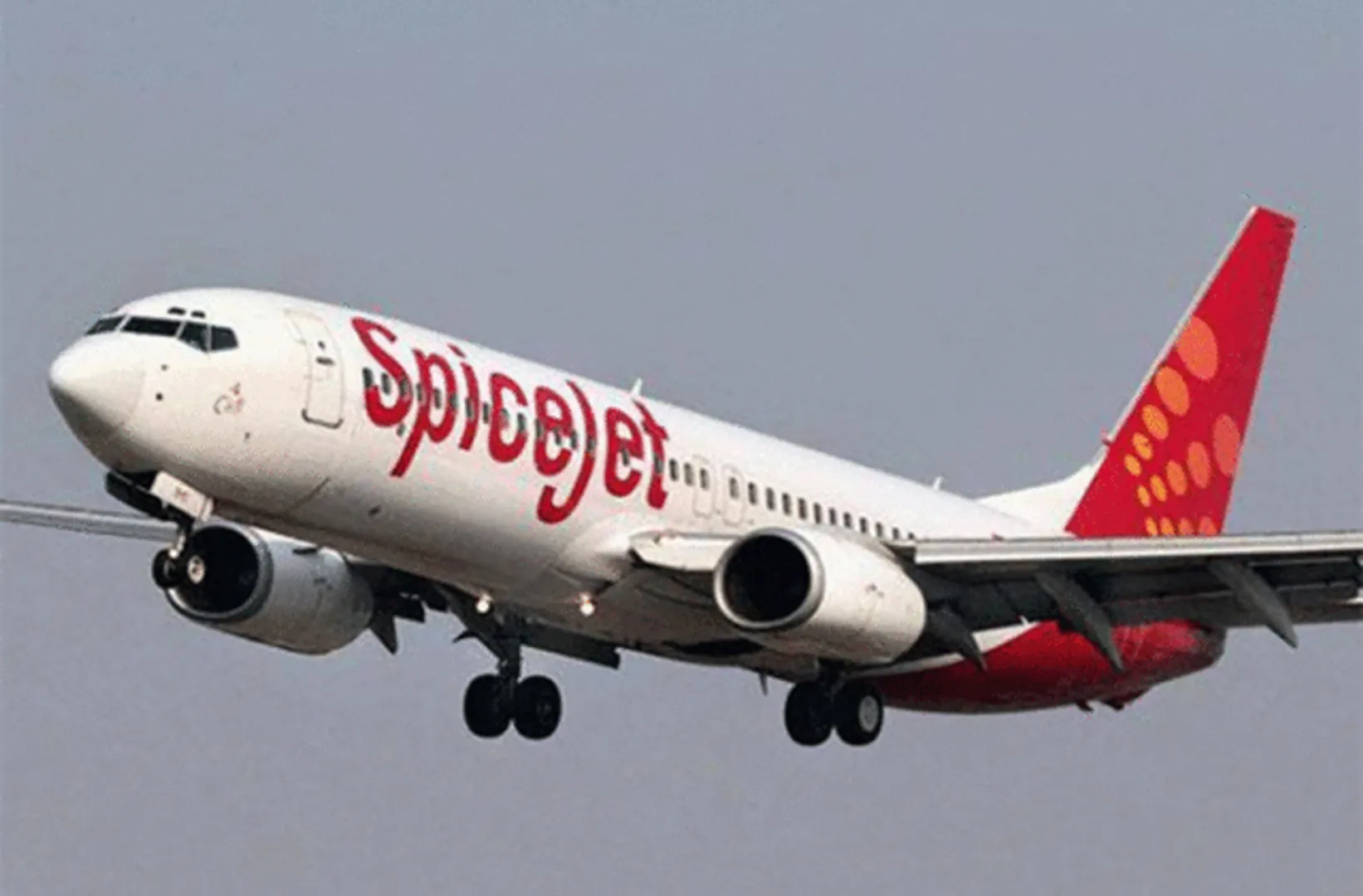 ଝାରସୁଗୁଡ଼ା ବିମାନବନ୍ଦରରୁ ୨ ମାସ ପରେ ଉଡ଼ିଲା ବିମାନ, ଦିଲ୍ଲୀ ଓ ହାଇଦ୍ରାବାଦକୁ ଗଲା ୨ ବିମାନ