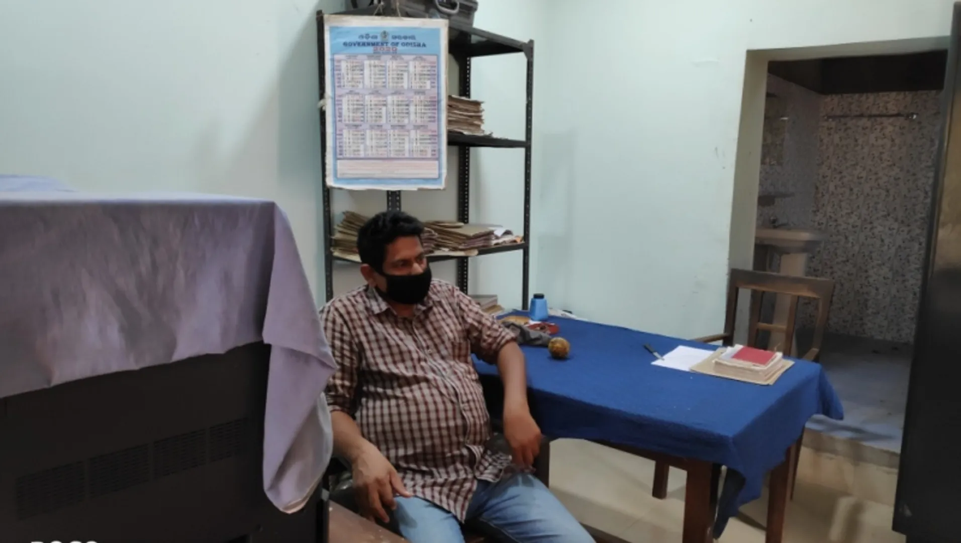 ୨୦ ହଜାର ଟଙ୍କା ଲାଂଚ ନେଇ ଭିଜିଲାନ୍‌ସ ଜାଲରେ ଧଳାପଥର ଫାଣ୍ଡି ଅଧିକାରୀ