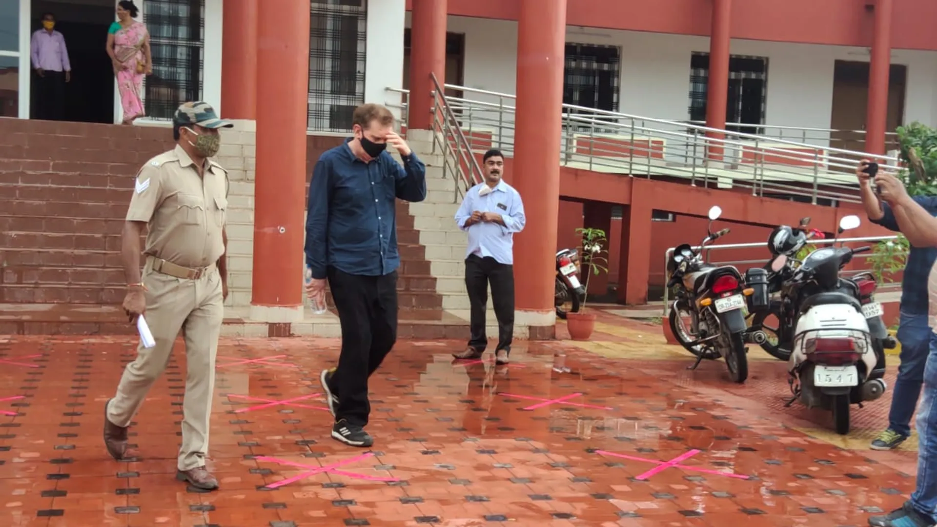 ଅନ୍ତେବାସୀଙ୍କୁ ଯୌନ ନିର୍ଯ୍ୟାତନା ଅଭିଯୋଗ, ଫେଥ୍‌ ଆଉଟ୍‌ରିଚ୍‌ ପ୍ରତିଷ୍ଠାତା ଜନ୍‌ ବ୍ରିଜ୍‌ ଗିରଫ