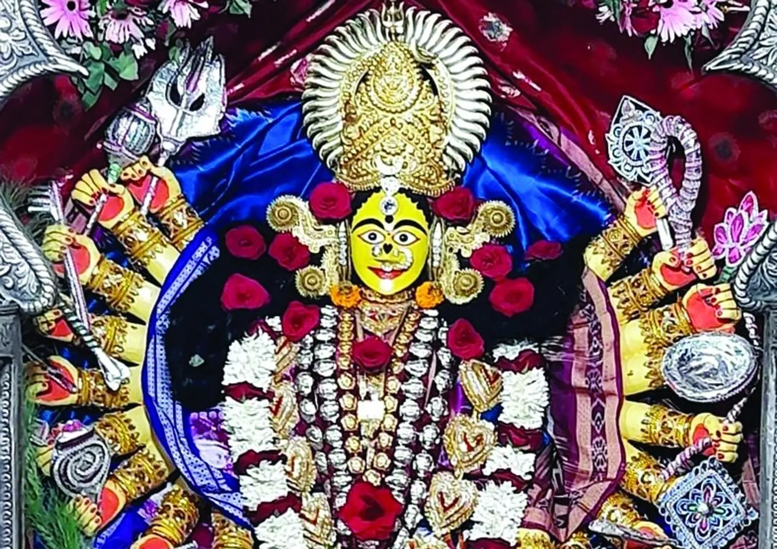 ମା’ କଟକ ଚଣ୍ଡୀଙ୍କ ମହାଲକ୍ଷ୍ମୀ ବେଶ।