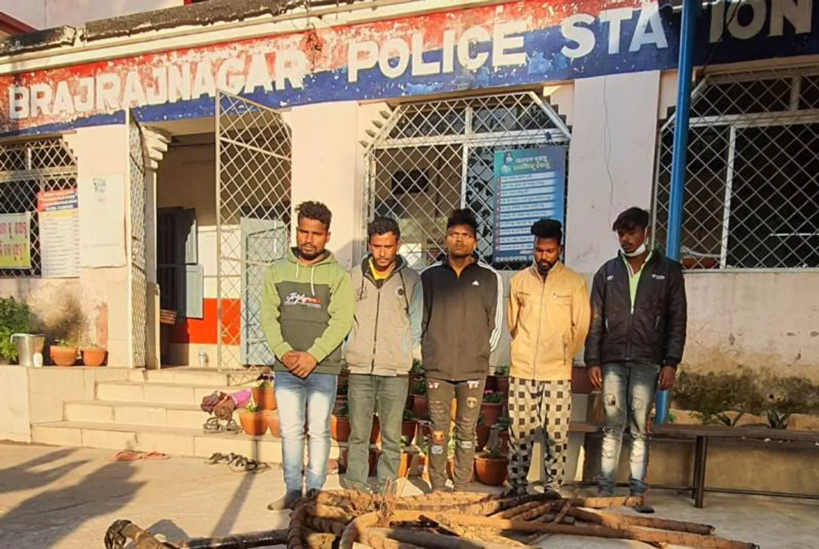 ଓପିଏମ୍‌ରୁ ଡକାୟତି: ୫ ଗିରଫ, ଏକ କୁଇଣ୍ଟାଲ୍‌ରୁ ଅଧିକ ତମ୍ବା ତାର ଜବତ 