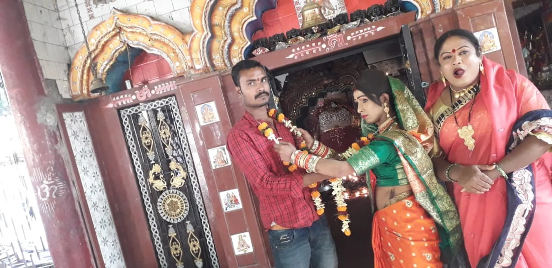 କିନ୍ନରଙ୍କୁ ବିବାହ କଲେ ଯୁବକ
