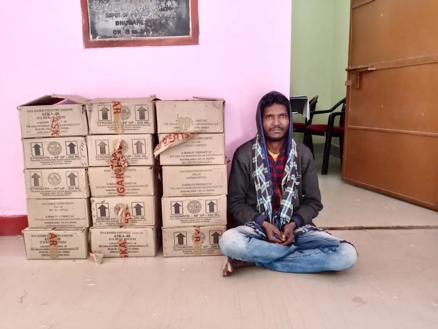 ଯାତ୍ରୀବାହୀ ଅଟୋରେ ୧୫ ପେଟି ମଦ ଚାଲାଣ, ଅଭିଯୁକ୍ତ ଗିରଫ