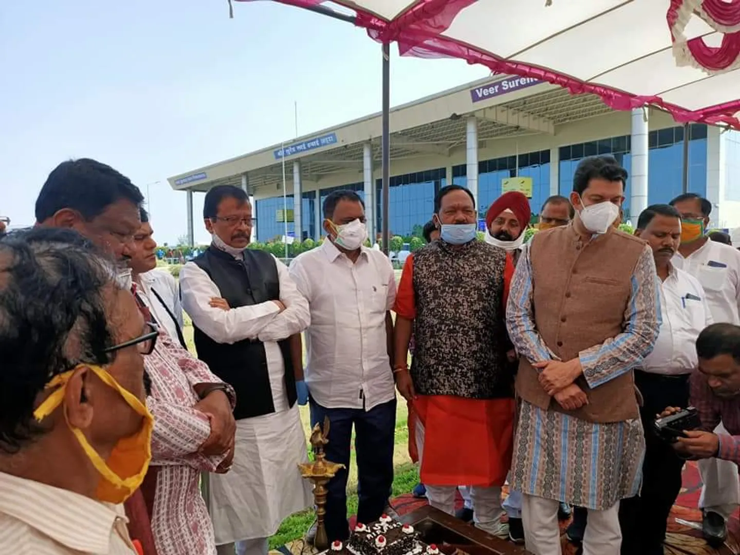 ଉଡିଲା ମୁମ୍ବାଇ-ଝାରସୁଗୁଡ଼ା-ବେଙ୍ଗାଲୁରୁ ବିମାନ