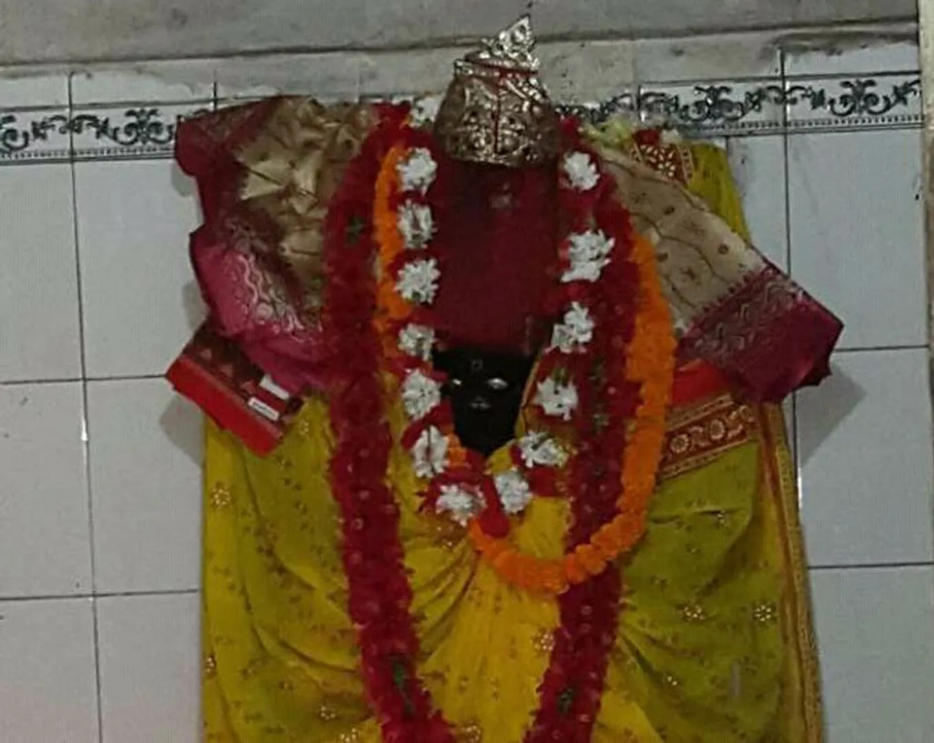 ଭୁବନପୁର ଉତ୍ତରମୁଖୀଙ୍କ ମନ୍ଦିରରେ କଳାକନା ବୁଲାଇଲେ ଦୁର୍ବୃତ୍ତ