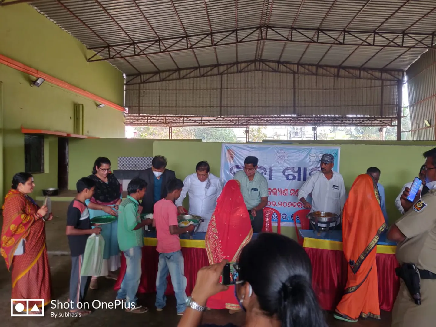 ସଫେଇ କର୍ମଚାରୀଙ୍କୁ ସମ୍ମାନିତ କଲା ଖୋର୍ଦ୍ଧା ପୌର ପ୍ରଶାସନ