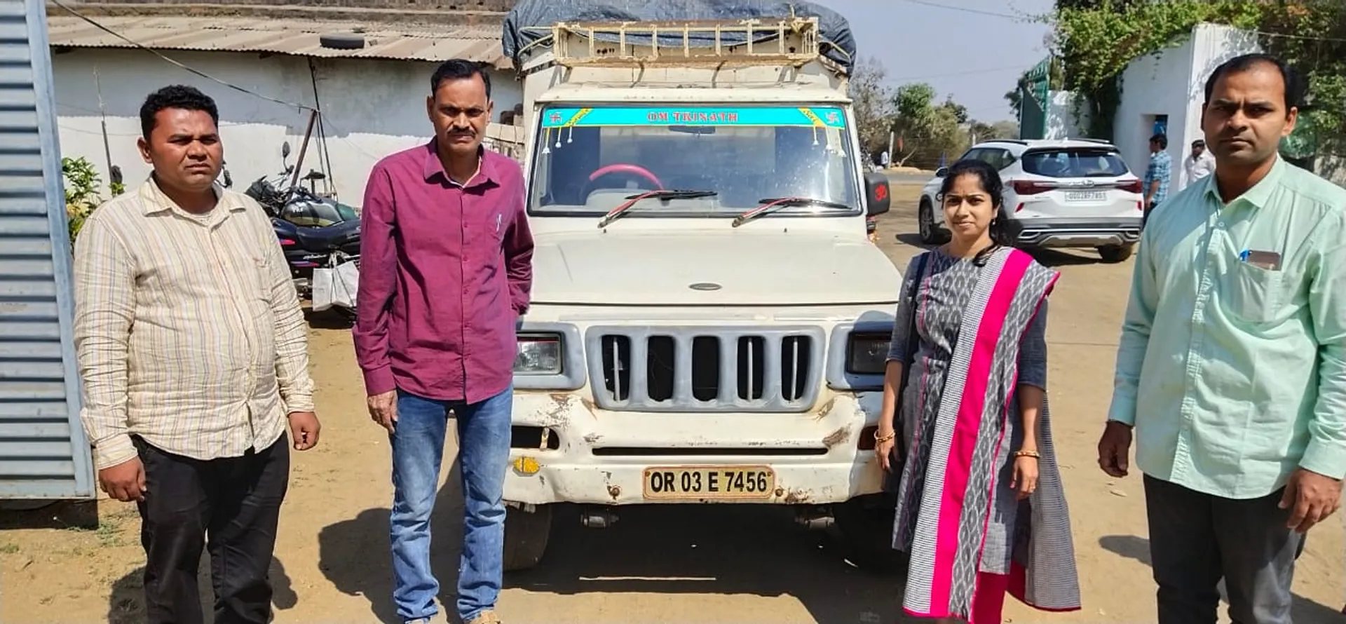 ବେଆଇନ୍‌ ଚାଲାଣ ବେଳେ ୨୦ କ୍ବିଣ୍ଟାଲ ଧାନ ସହ ପିକଅପ୍ ଭ୍ୟାନ୍ ଜବତ