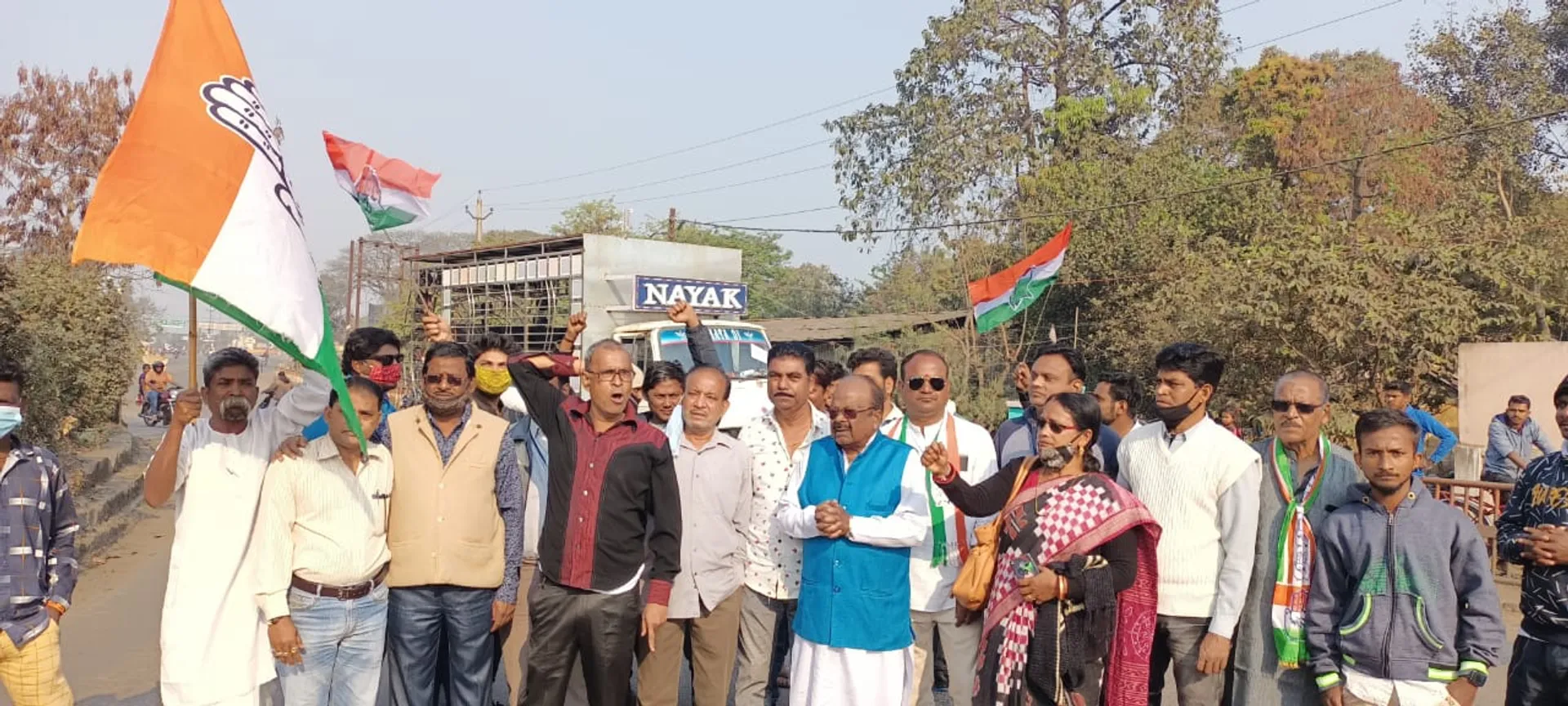 ସମ୍ବଲପୁର ଓ ସୁନ୍ଦରଗଡ଼ରେ କଂଗ୍ରେସ ପକ୍ଷରୁ ୬ ଘଣ୍ଟିଆ ଓଡ଼ିଶା ବନ୍ଦ ଡାକରାକୁ ମିଳିଛି ସମର୍ଥନ