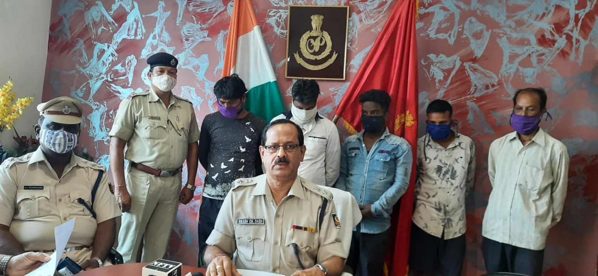 ୧୨ ଶହ ବୋତଲ କଫ ସିରପ ଜବତ, ୫ ଗିରଫ  