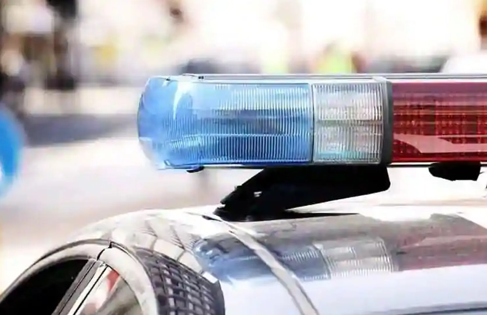 ଥାନାବାବୁଙ୍କ ଗାଡ଼ି ଧରି ଯୁବକ ଛୁ