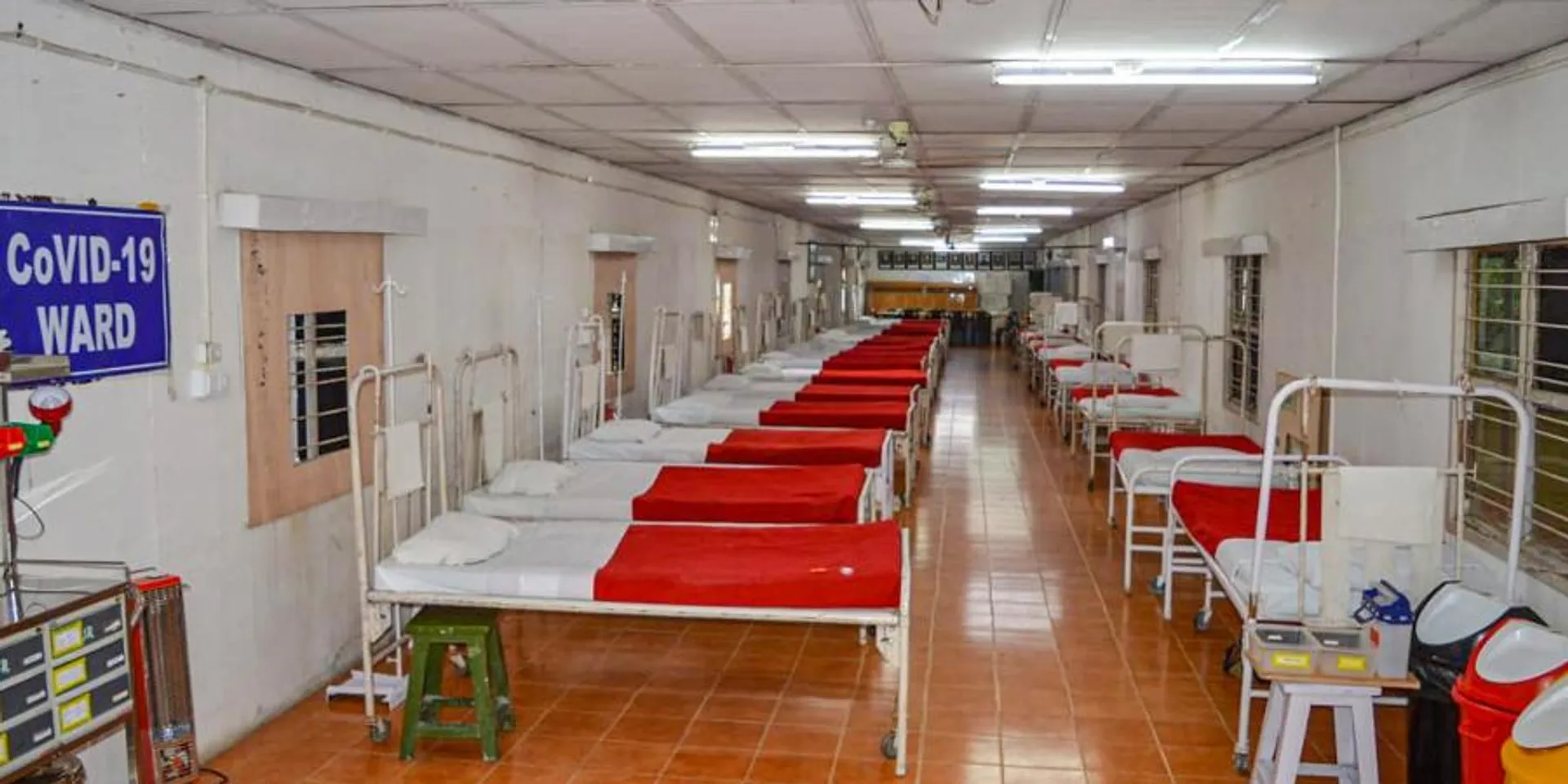 କରୋନା କାଳରେ ଘରୋଇ ହସ୍ପିଟାଲ‌ରେ ଶୋ‌ଷଣ; ବେଆଇନ ଭାବେ ଚାଲିଛି ଶତାଧିକ ଡାକ୍ତରଖାନା!