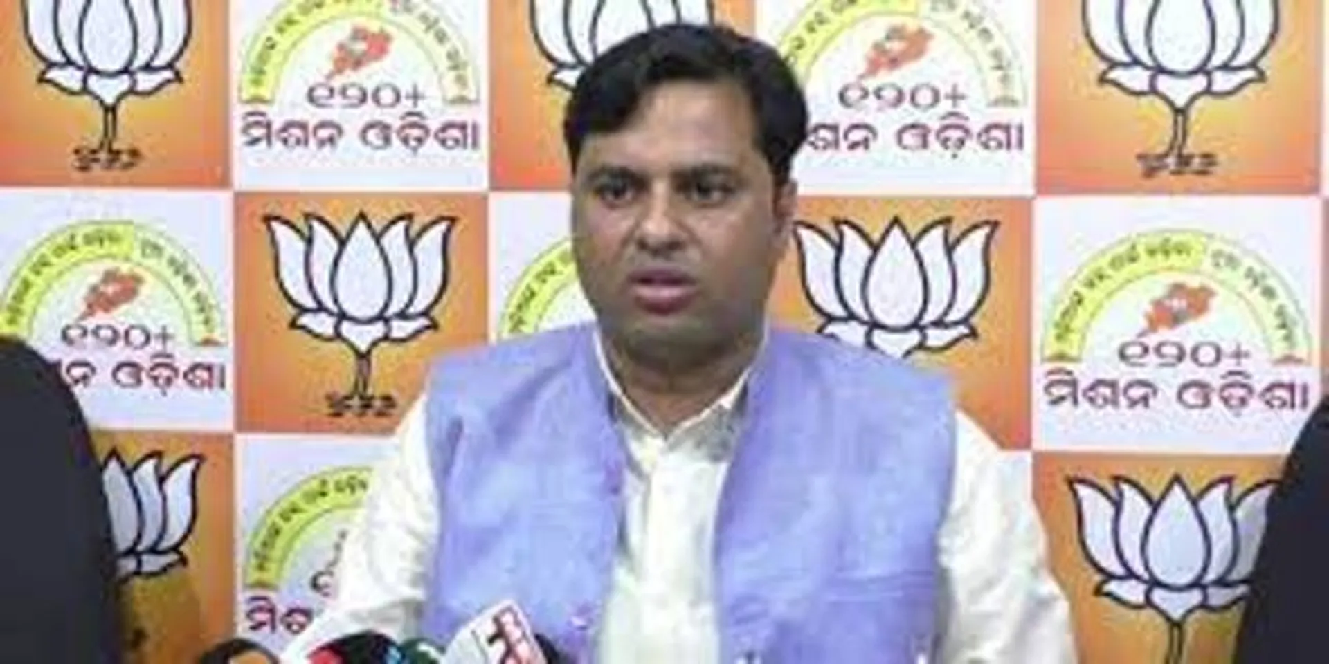 ଝାରସୁଗୁଡ଼ାରେ ୫୦୦ ବେଡ୍ କୋଭିଡ ହସ୍ପିଟାଲ୍ ନିର୍ମାଣ ପାଇଁ  ଅନୁରୋଧ  କଲେ ବିଜେପି ରାଜ୍ୟ ସମ୍ପାଦକ ଟଙ୍କଧର ତ୍ରିପାଠୀ 