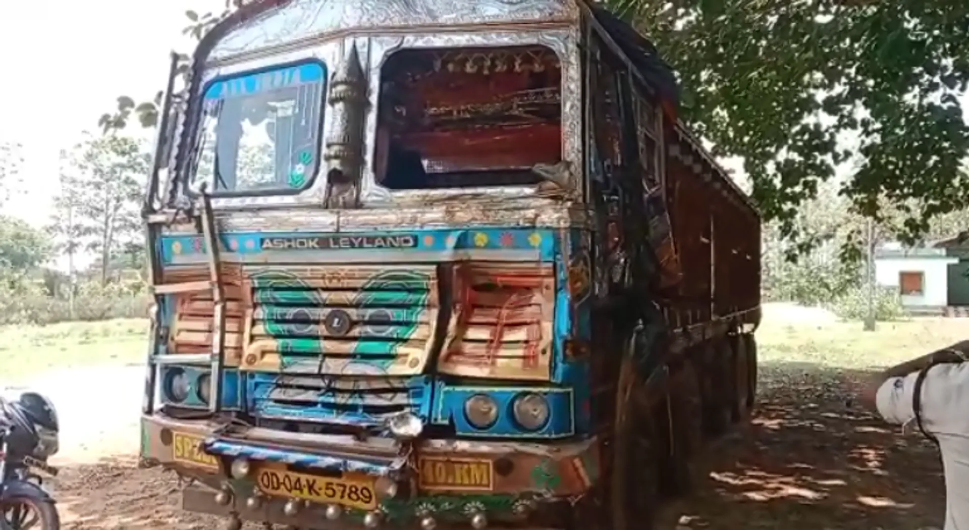 ମନ୍ଦାରରେ ଗ୍ୟାସ ଗାଡି ଦୁର୍ଘଟଣା ଜଣେ ମୃତ, ଜଣେ ଗୁରୁତର